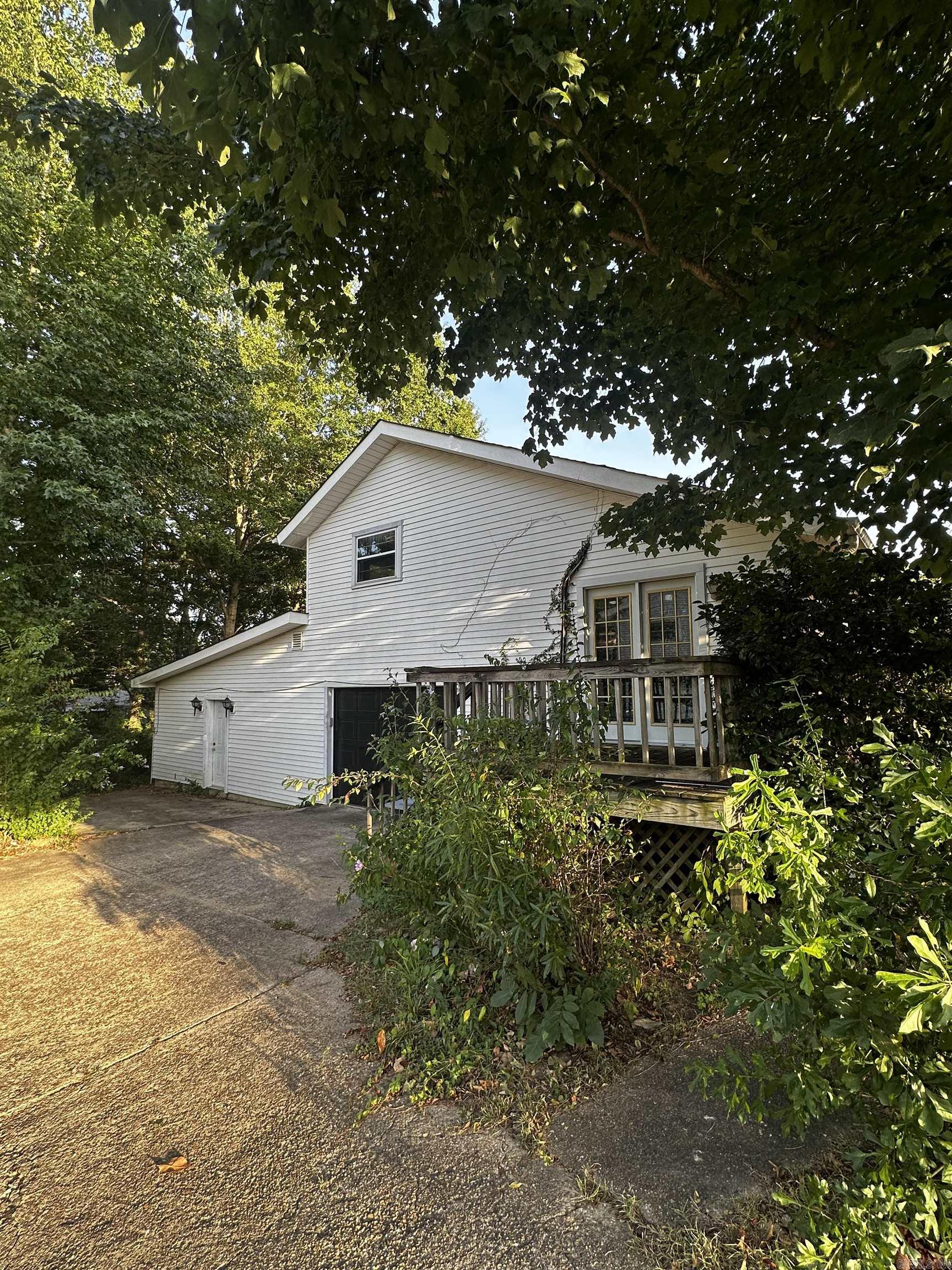 805 Newcomb Property Photo 4