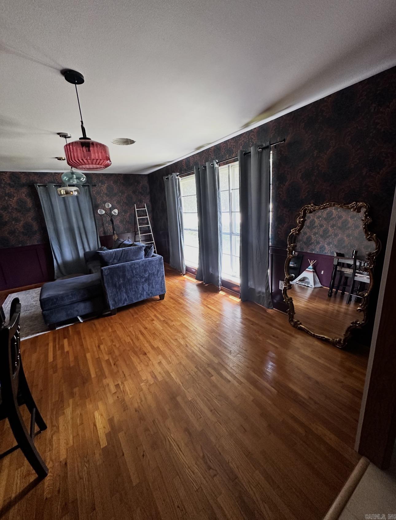 805 Newcomb Property Photo 8