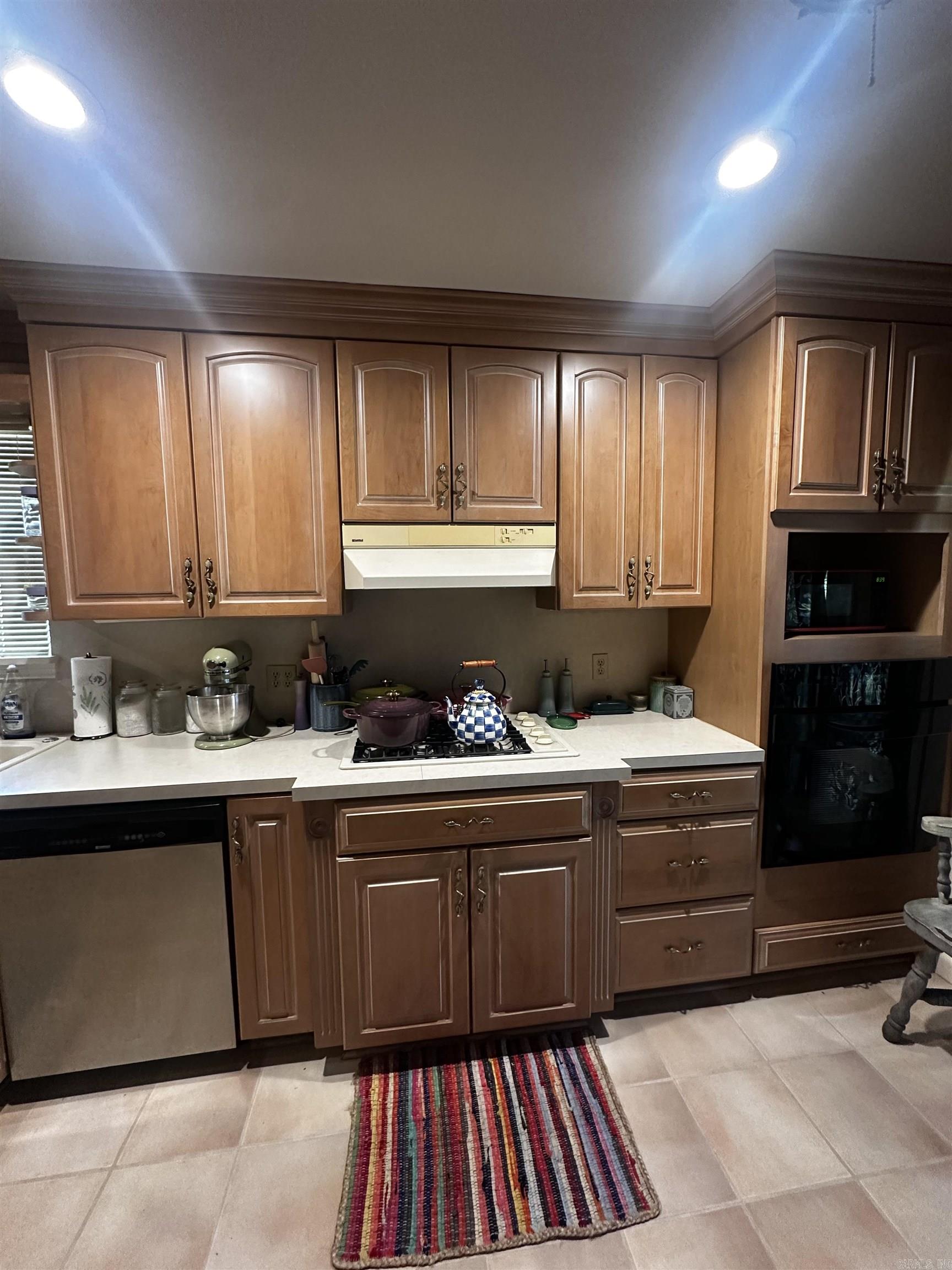 805 Newcomb Property Photo 14