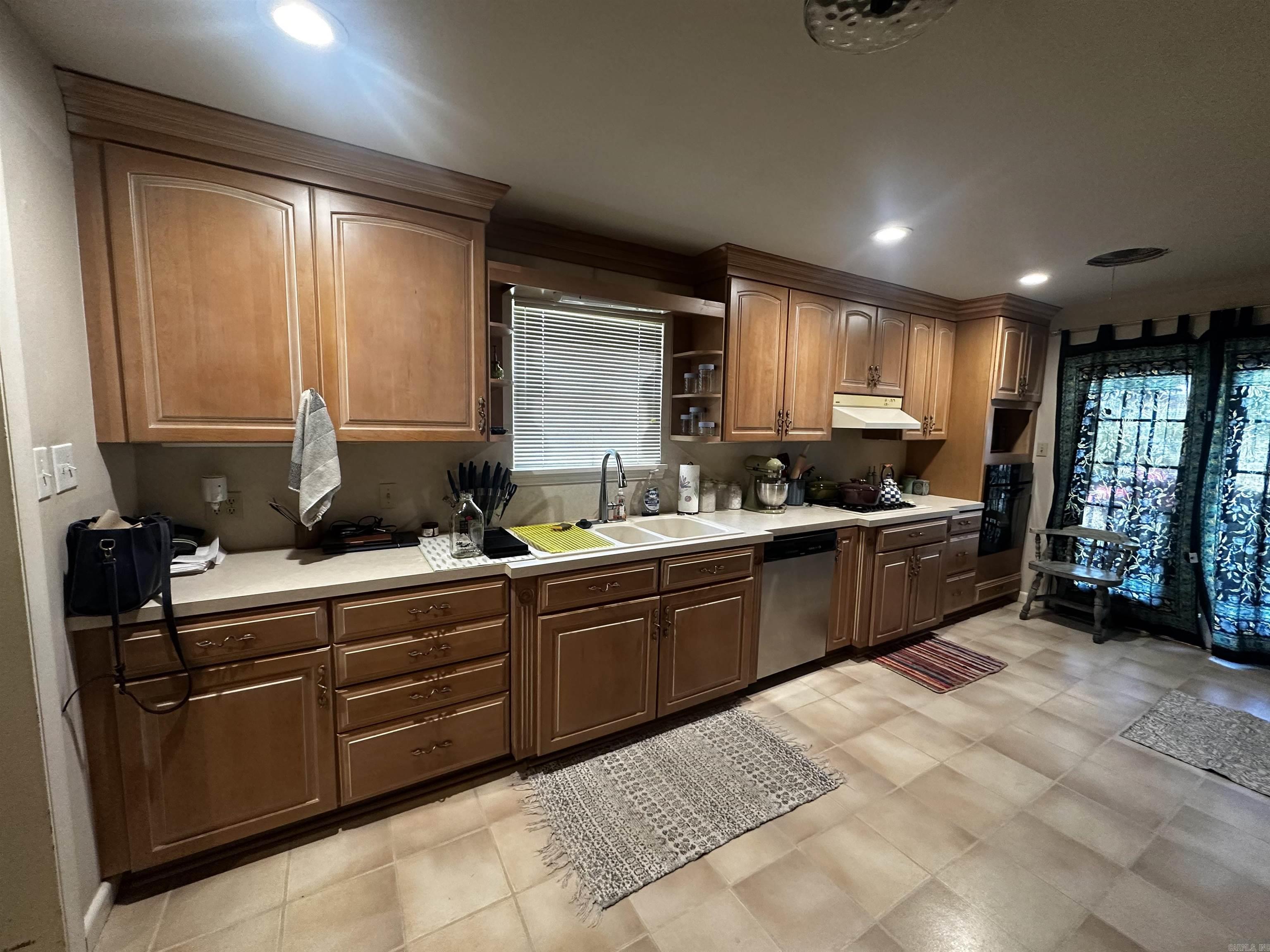 805 Newcomb Property Photo 15