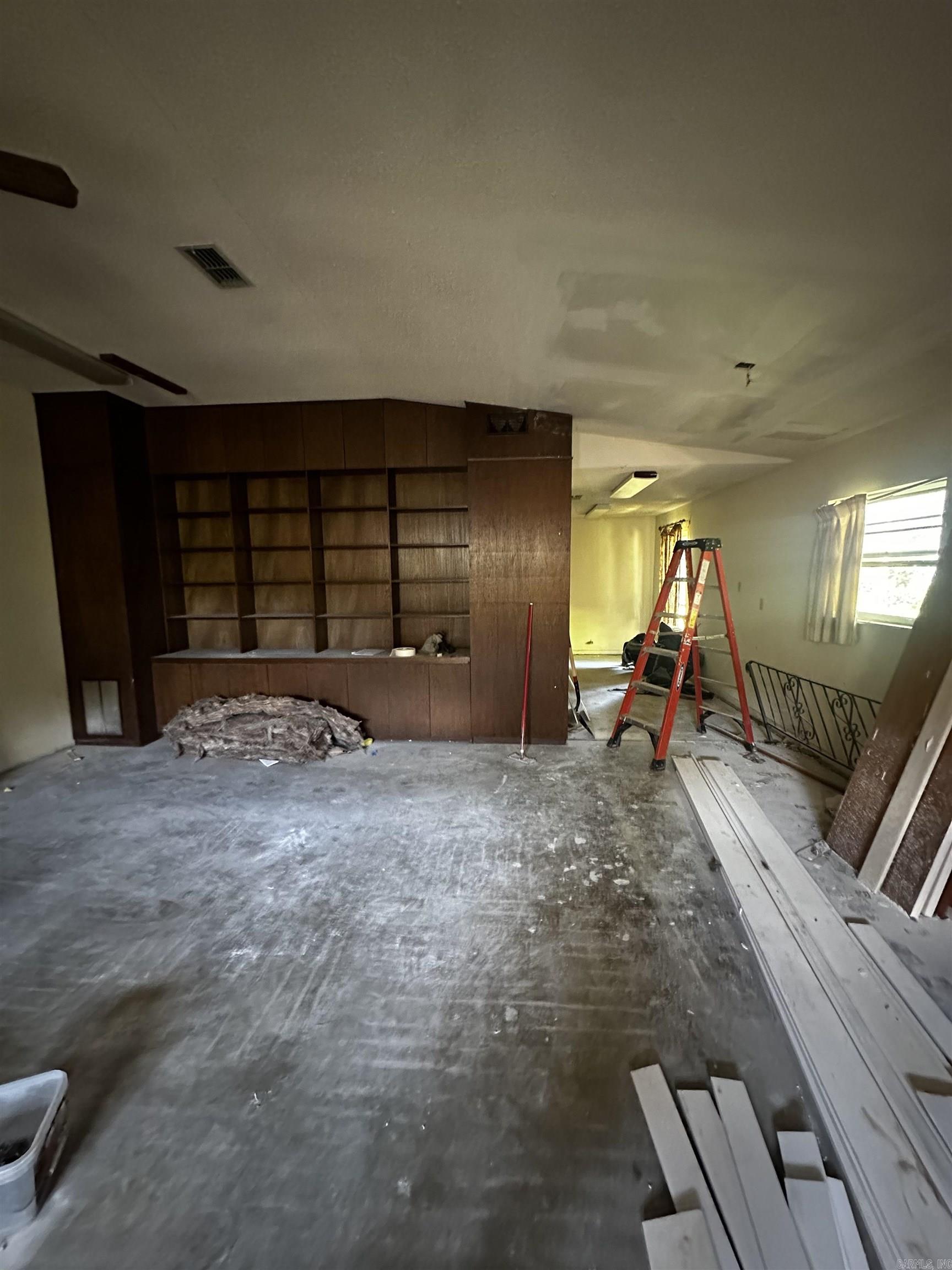 805 Newcomb Property Photo 36