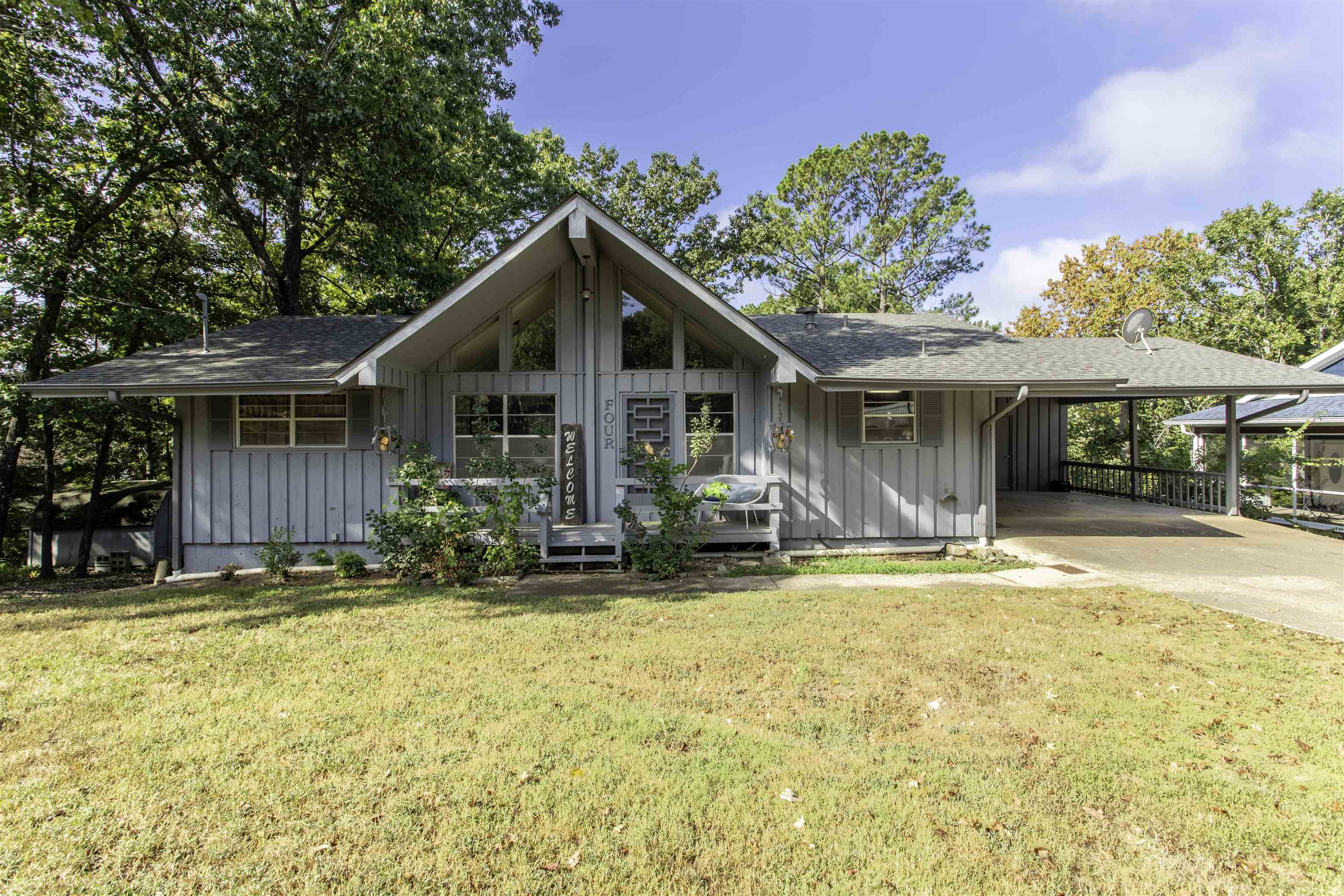 4 Winnebago Circle Property Photo 1