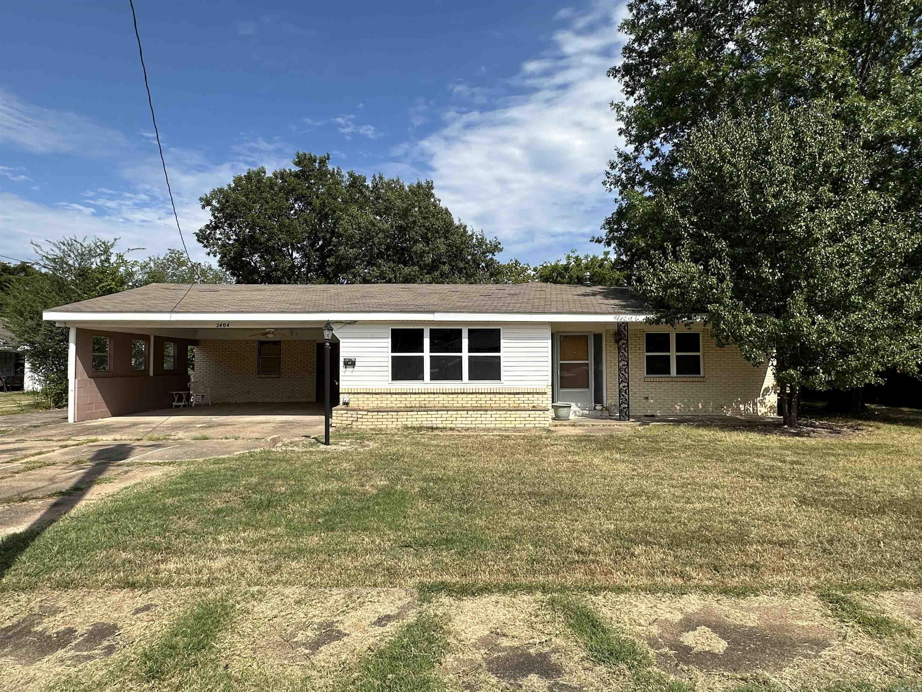 2404 Boydston St. Property Photo 2