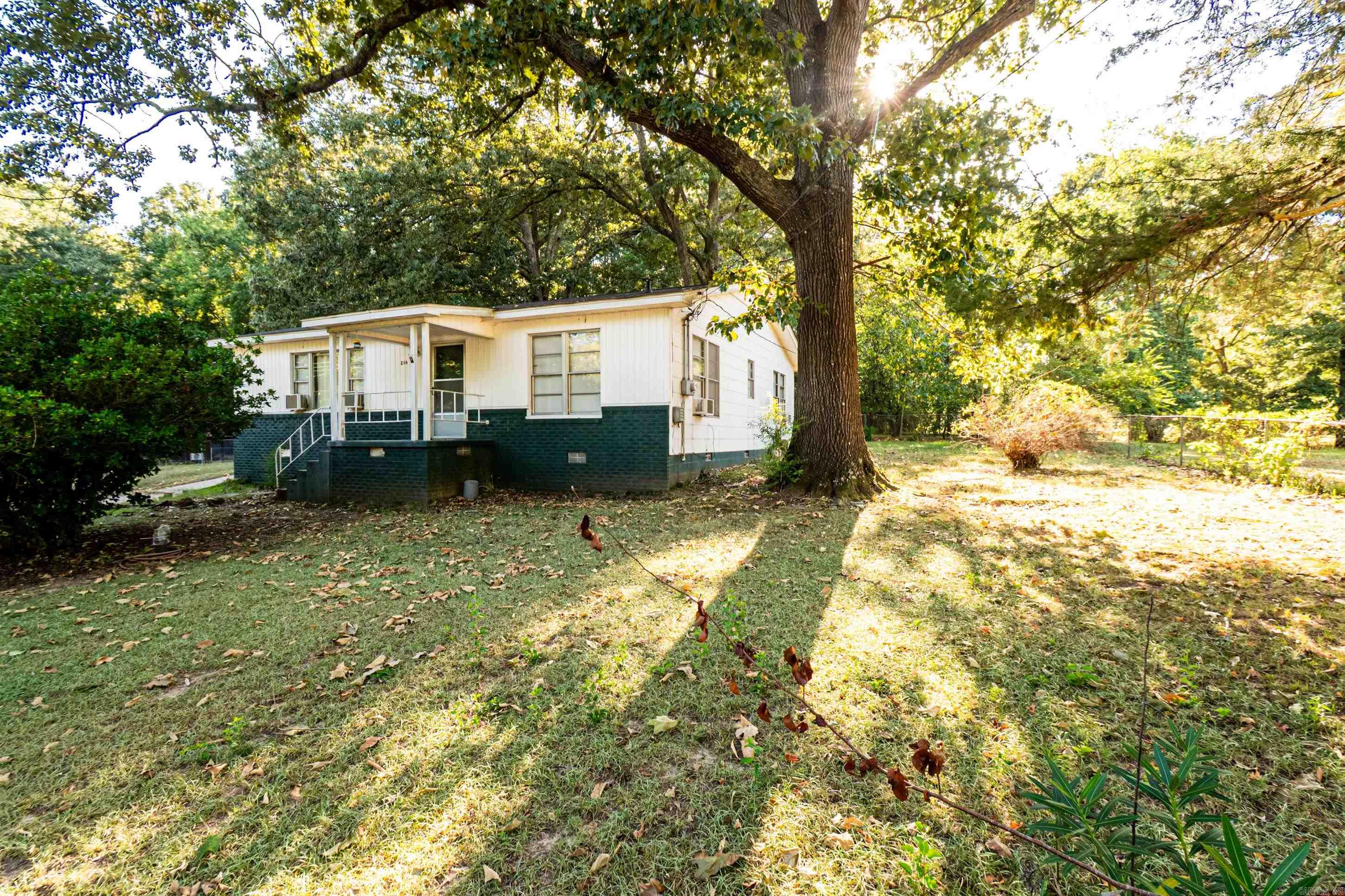 216 Ruth Property Photo 3