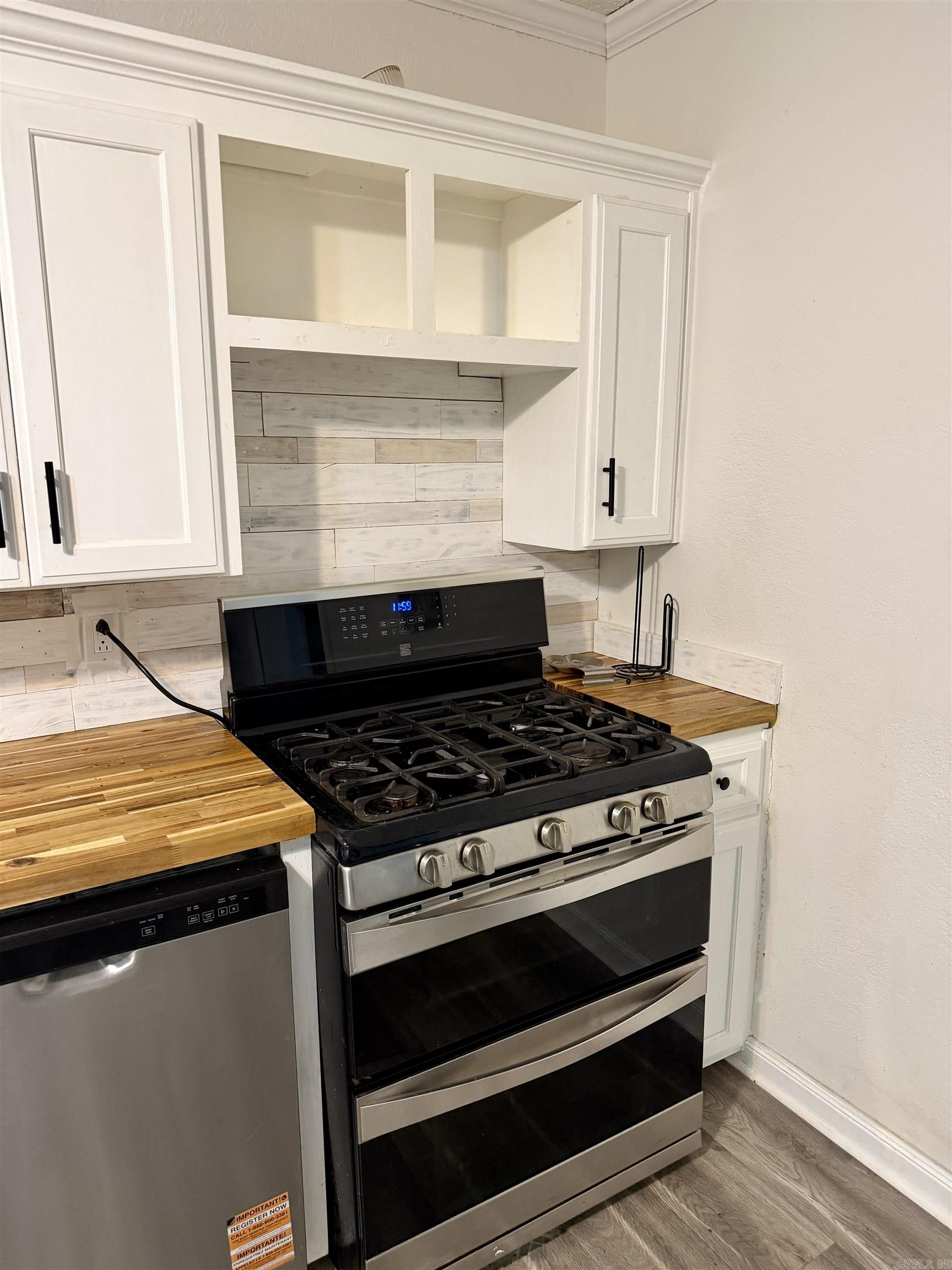 110 3rd St Property Photo 12