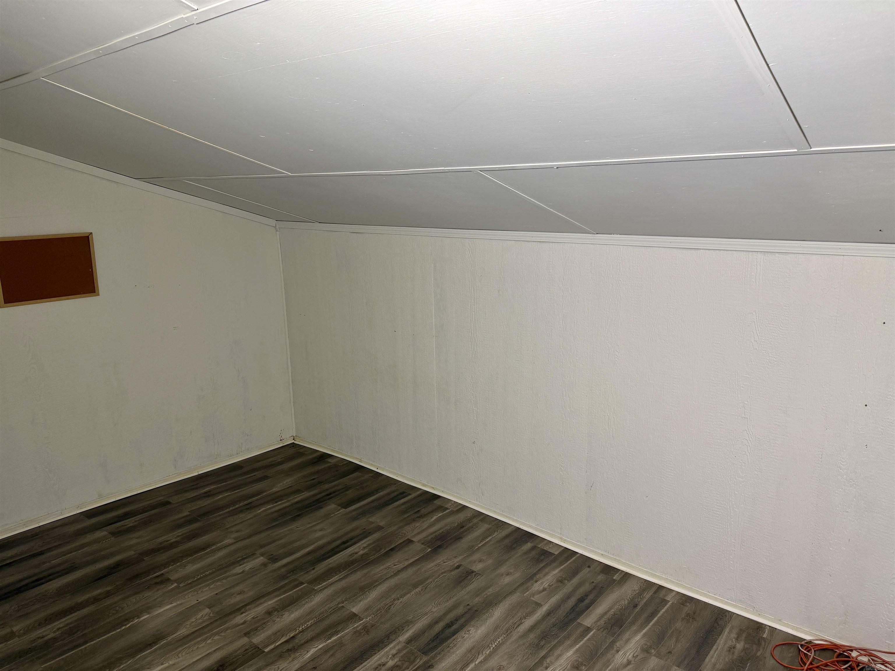 110 3rd St Property Photo 13