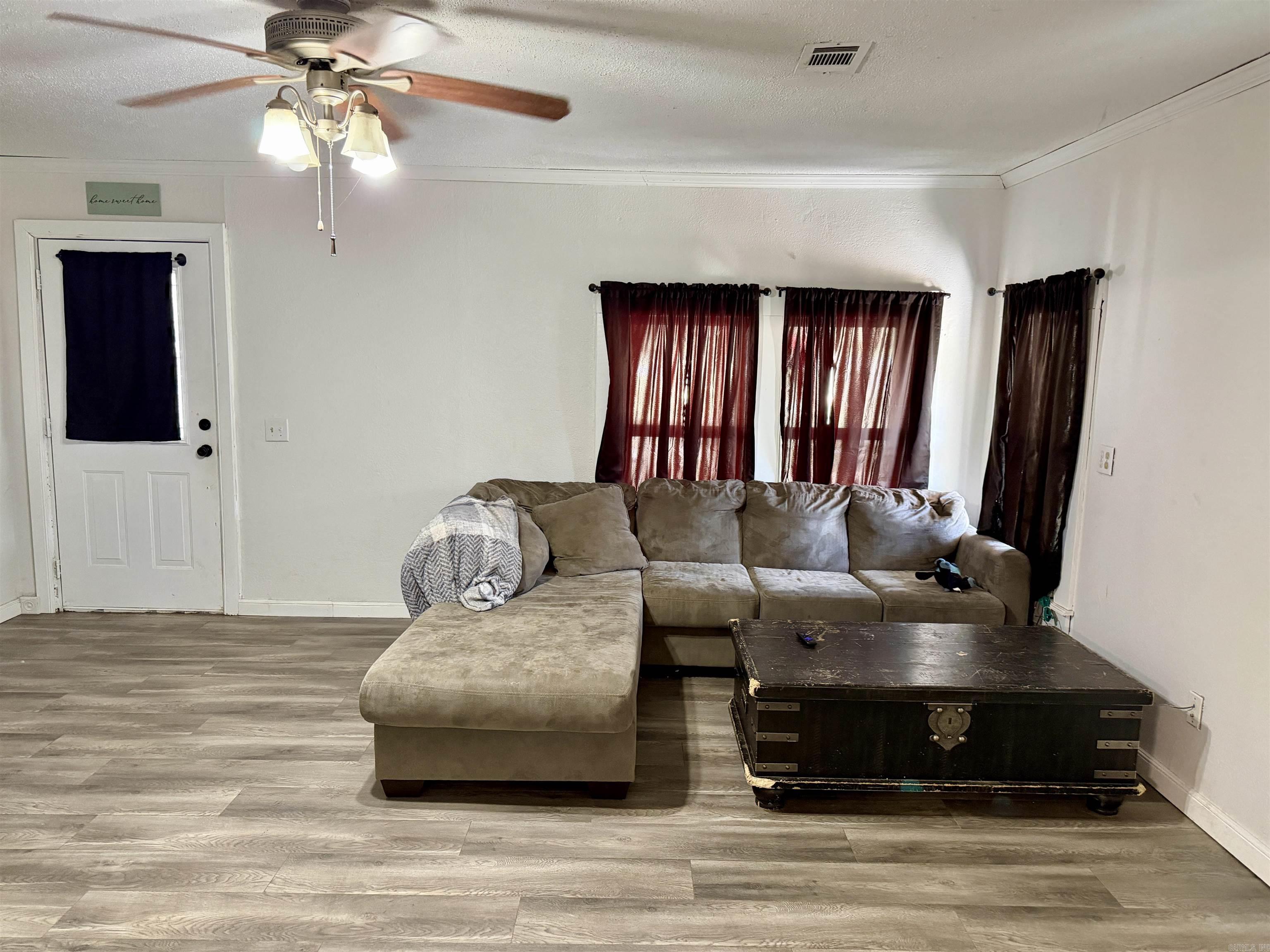 110 3rd St Property Photo 15