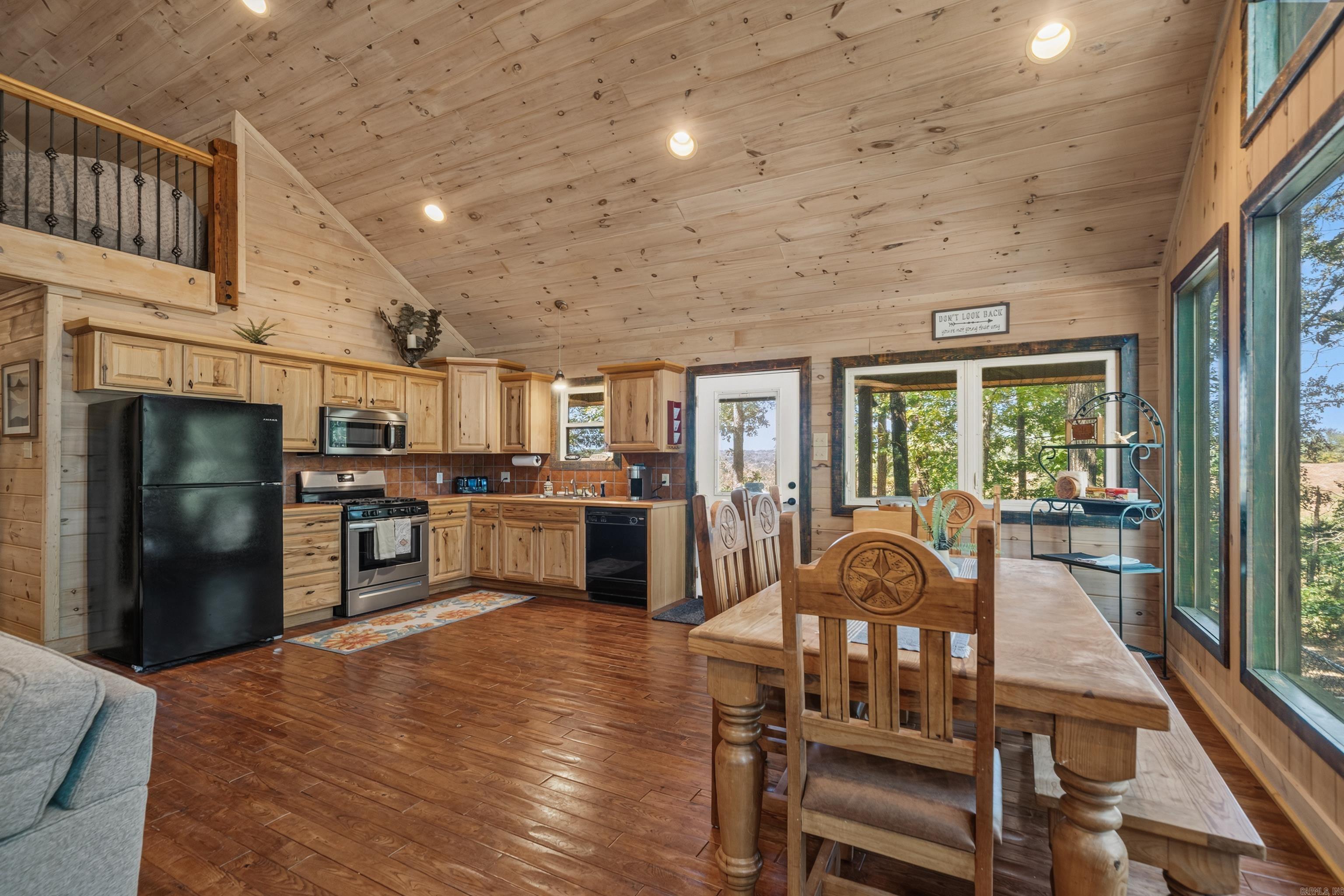 3 Lolas Lane Property Photo 15