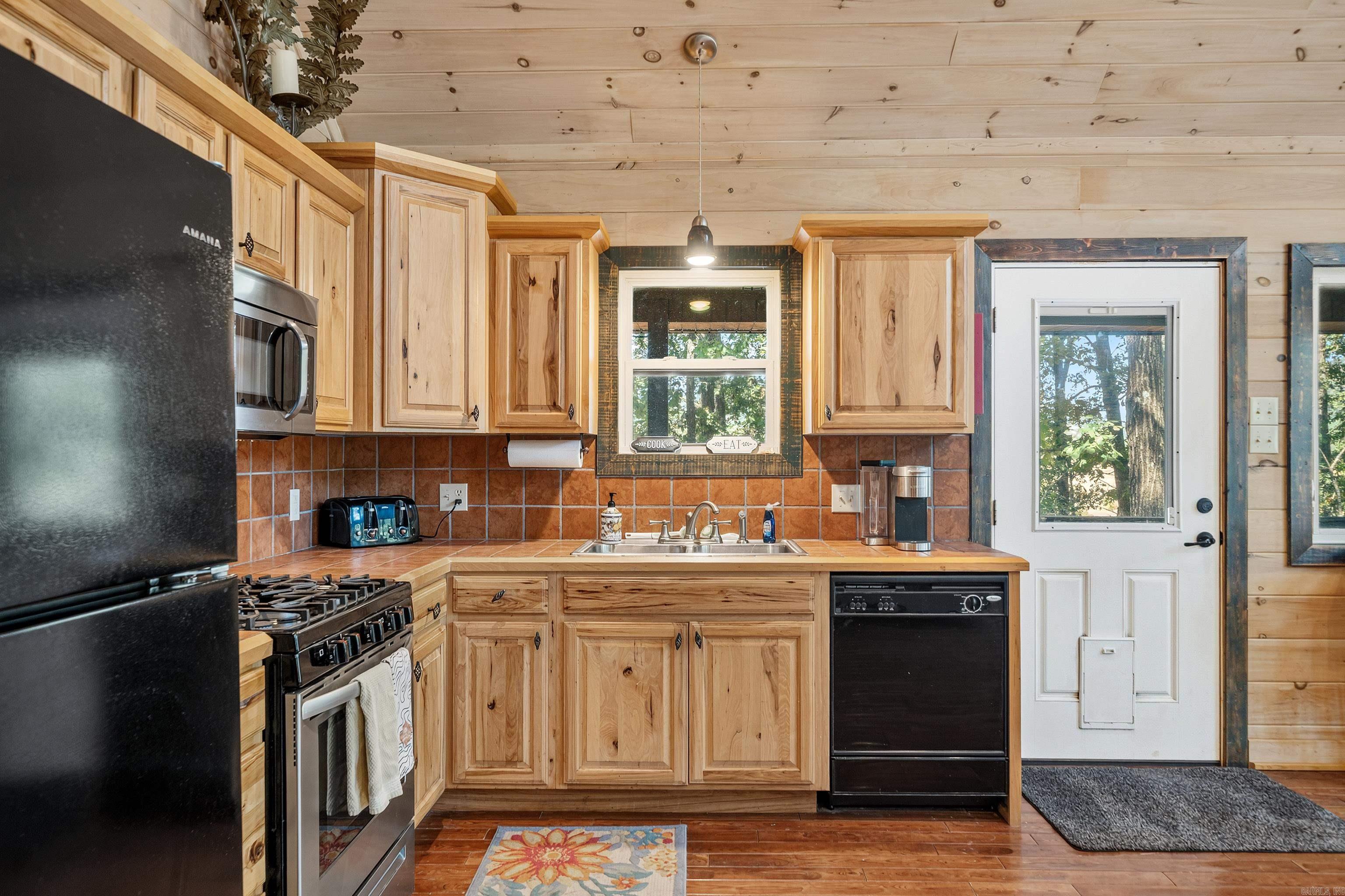 3 Lolas Lane Property Photo 17