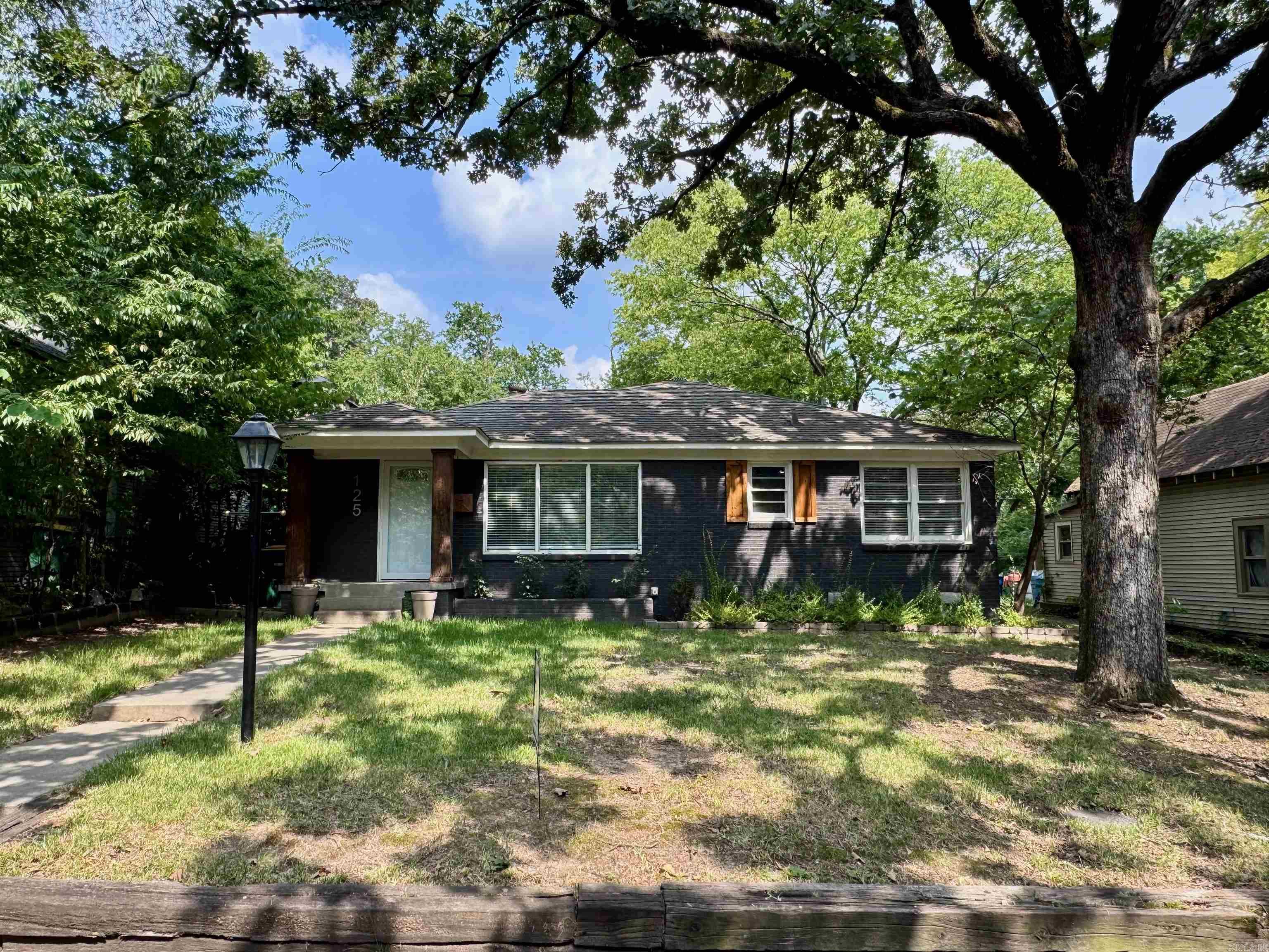 125 S Oak Street Property Photo 2