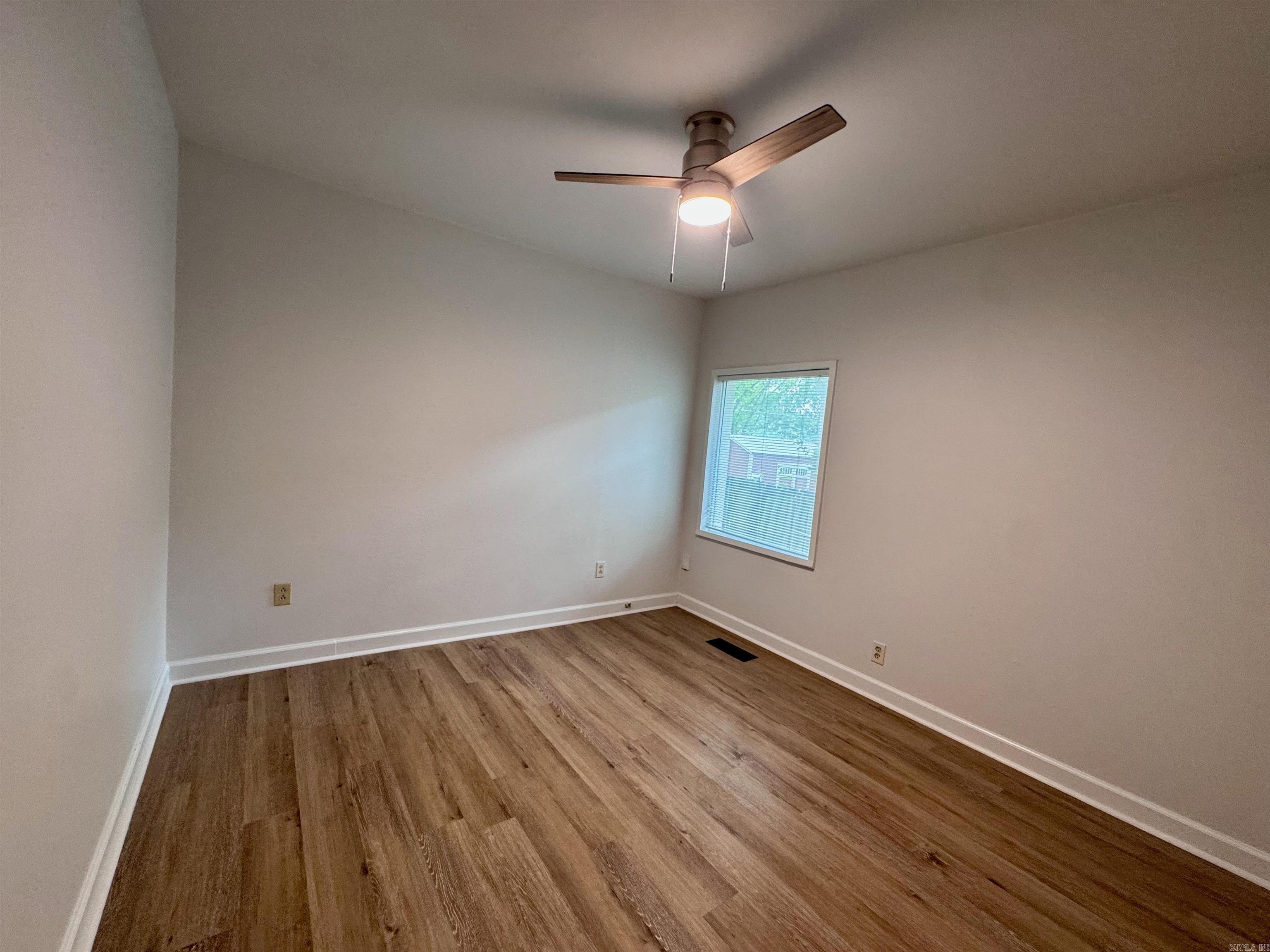 125 S Oak Street Property Photo 14