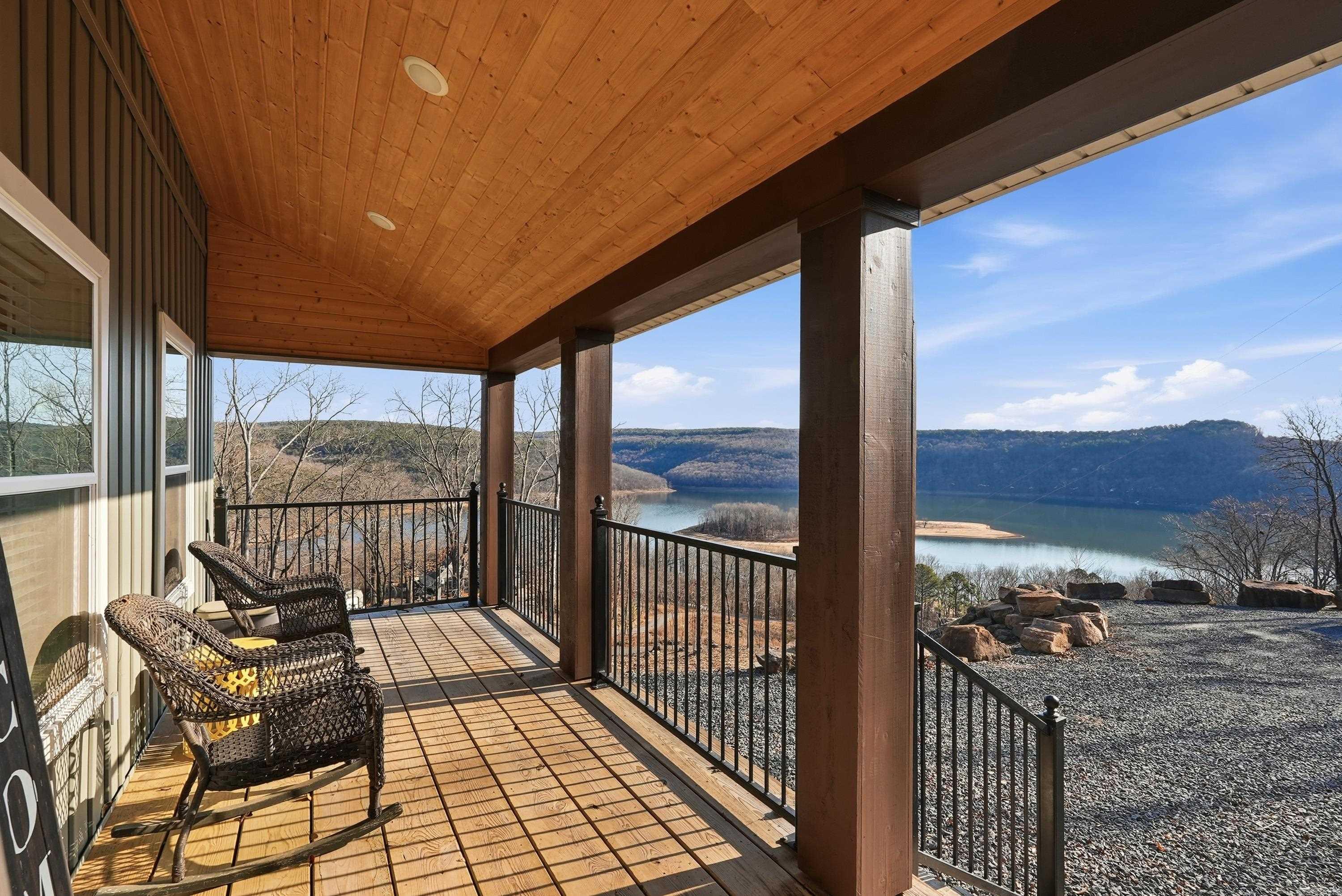 650 Lower Ridge Circle Property Photo 3