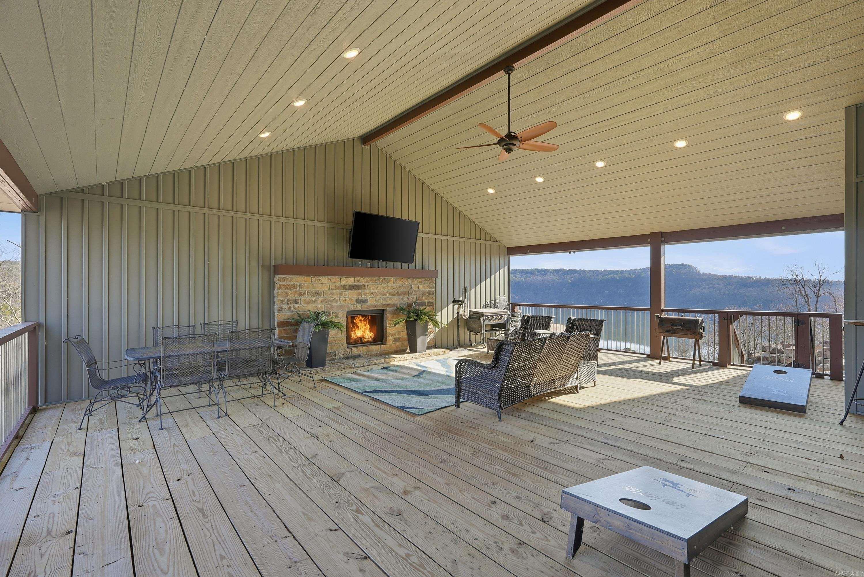 650 Lower Ridge Circle Property Photo 10