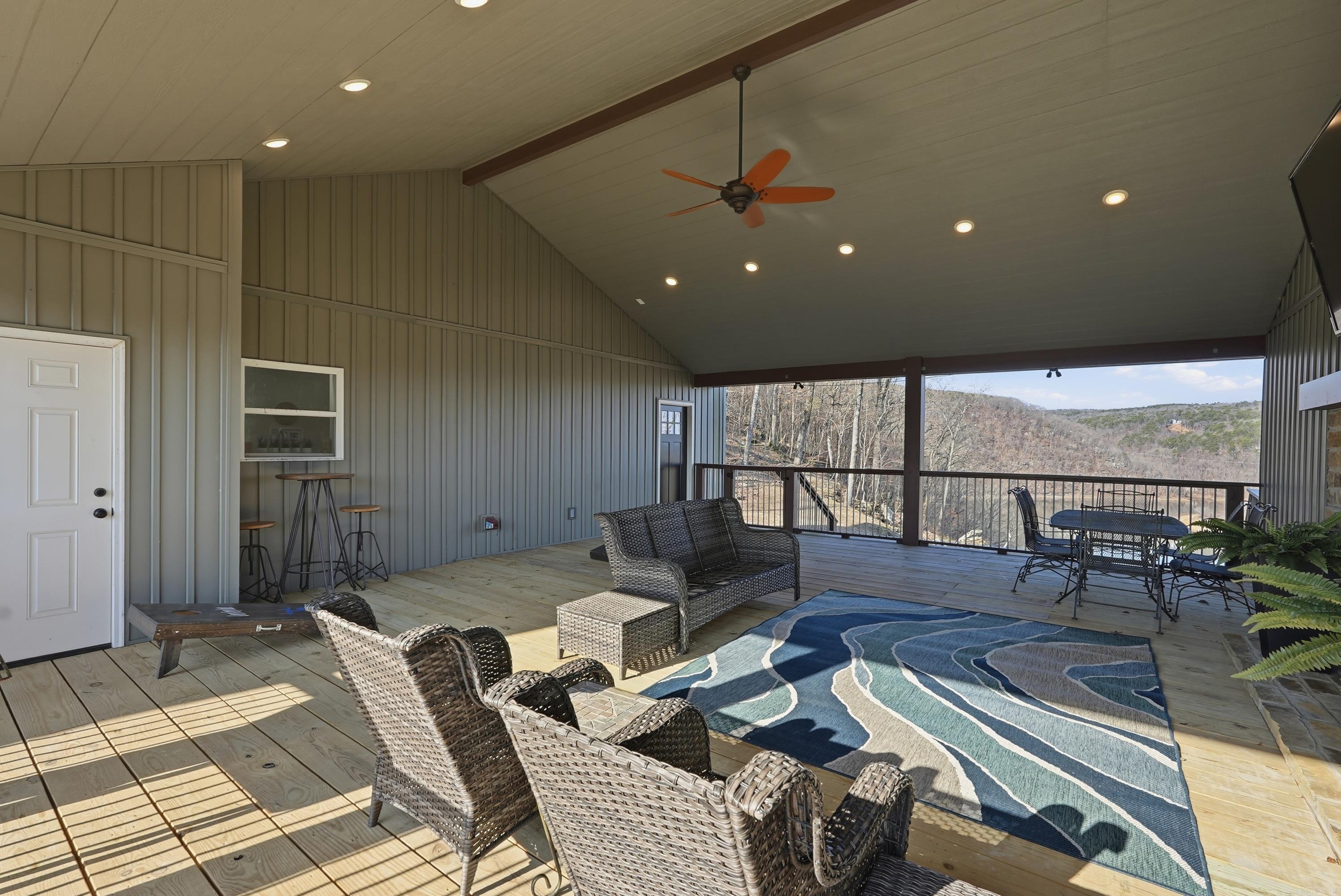 650 Lower Ridge Circle Property Photo 11