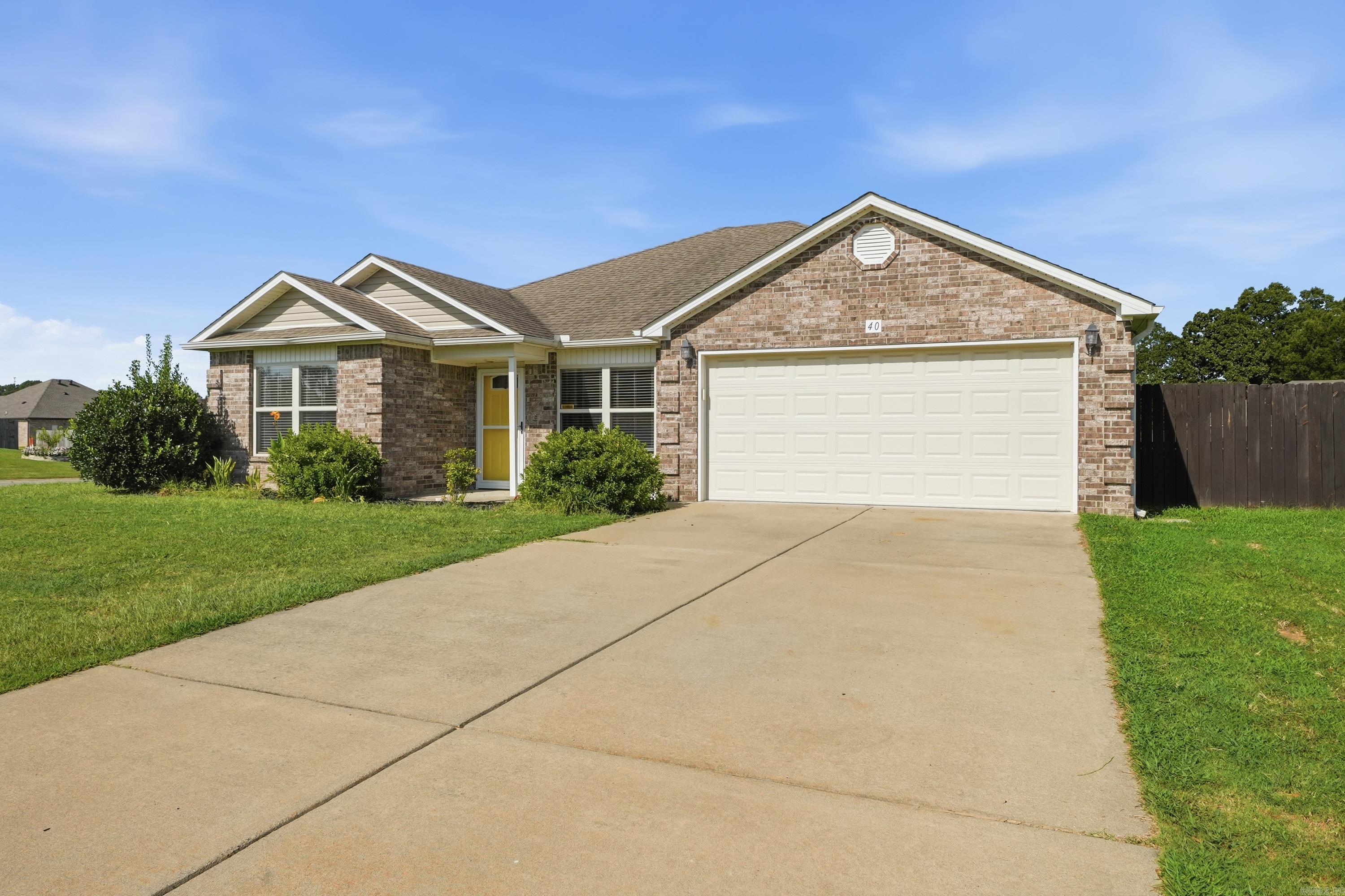 40 Dunwood Drive Property Photo 2