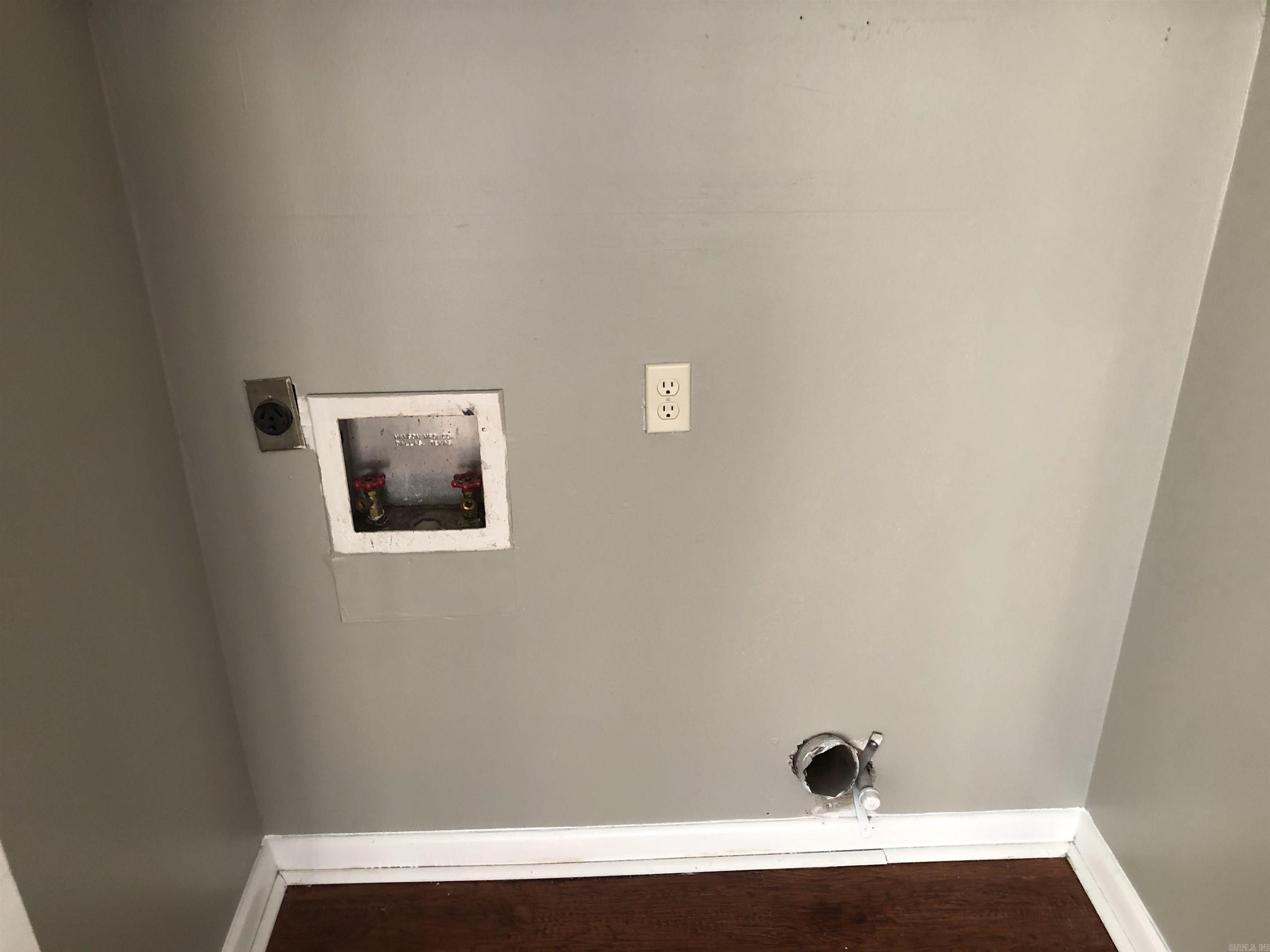 3300 Green Drive Property Photo 12