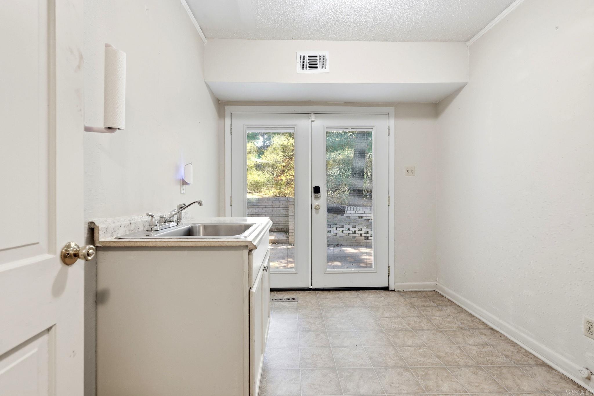 6 Lorna Drive Property Photo 38