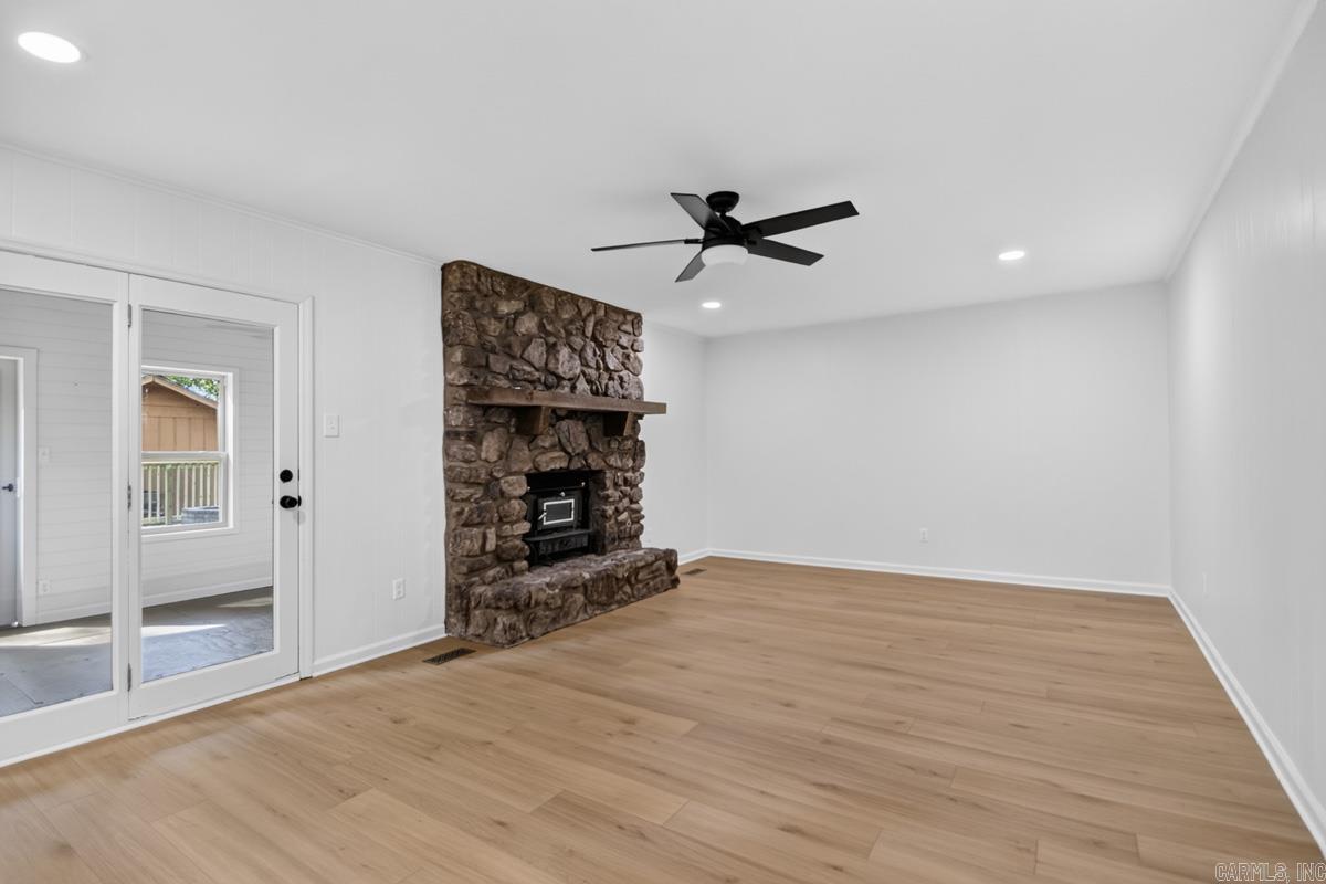 922 Kings Mountain Drive Property Photo 8