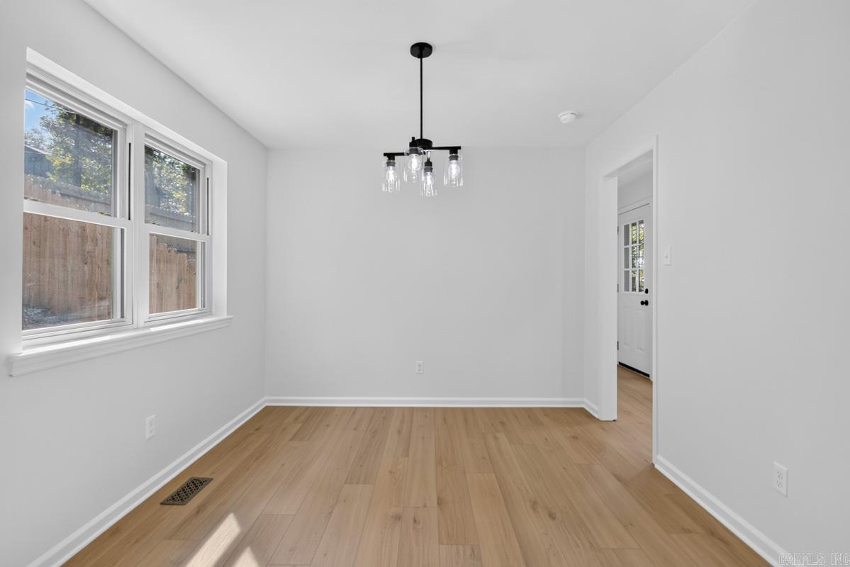 922 Kings Mountain Drive Property Photo 14