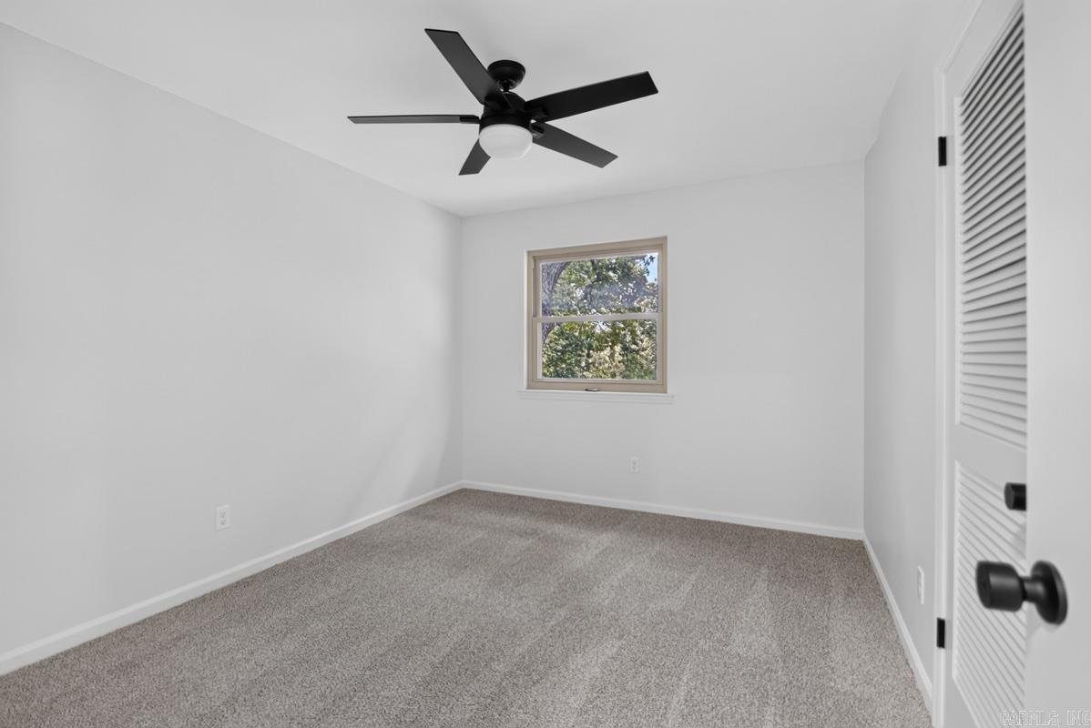 922 Kings Mountain Drive Property Photo 28