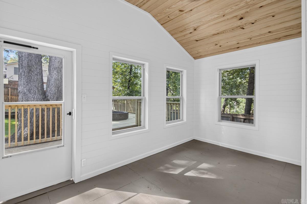 922 Kings Mountain Drive Property Photo 31