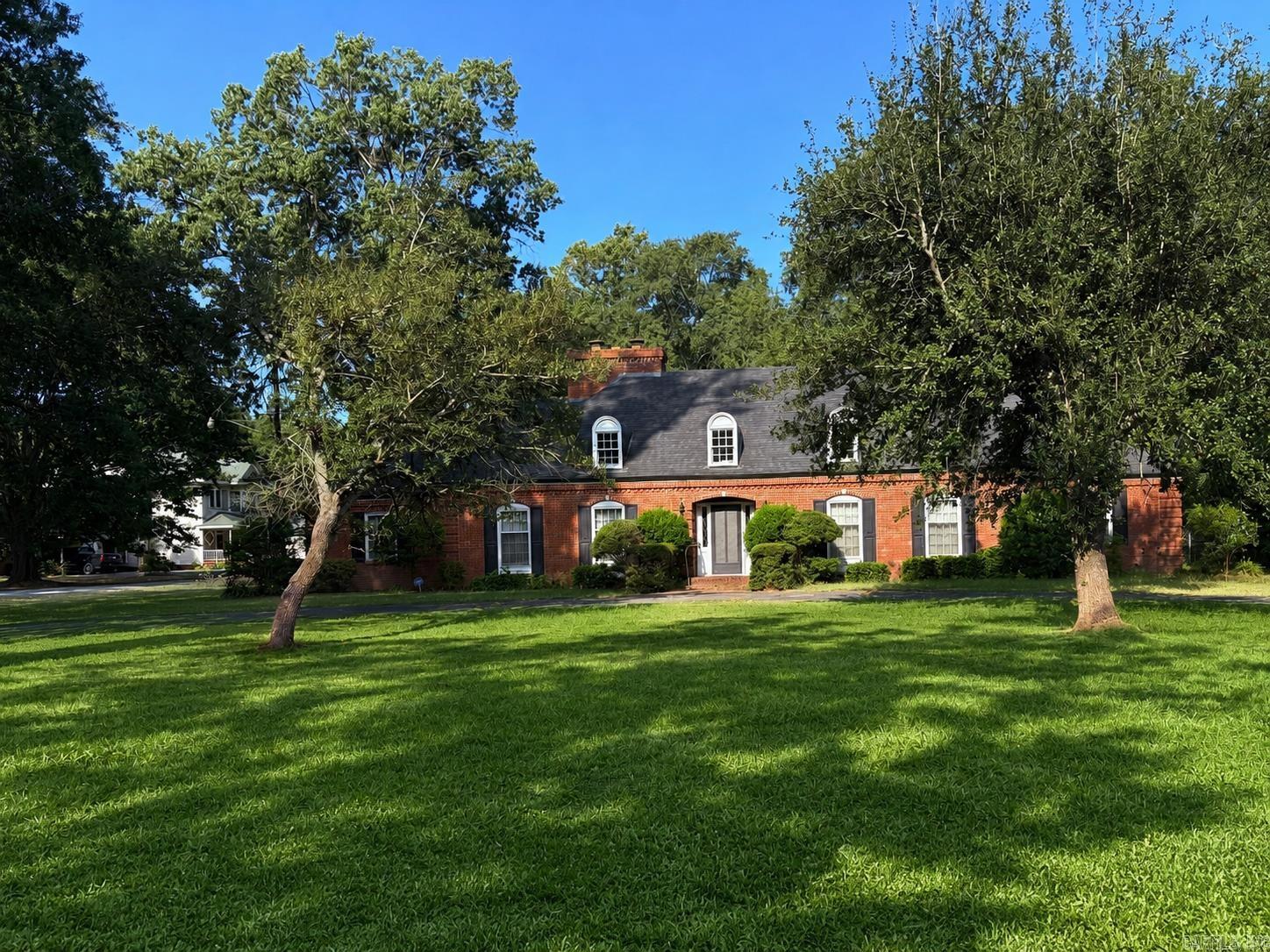 518 Park St Property Photo 4