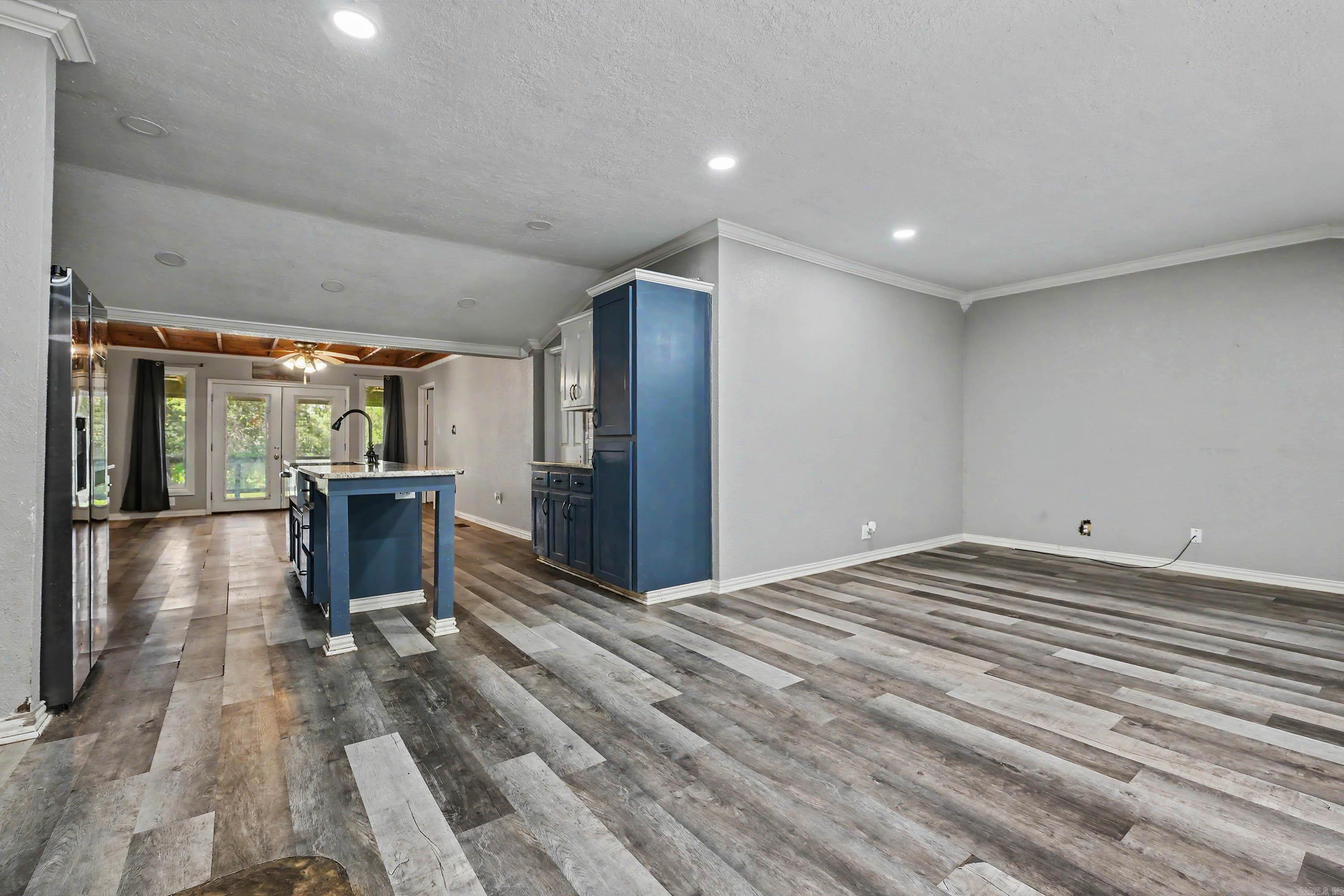 2354 Thunderbird Loop Property Photo 4