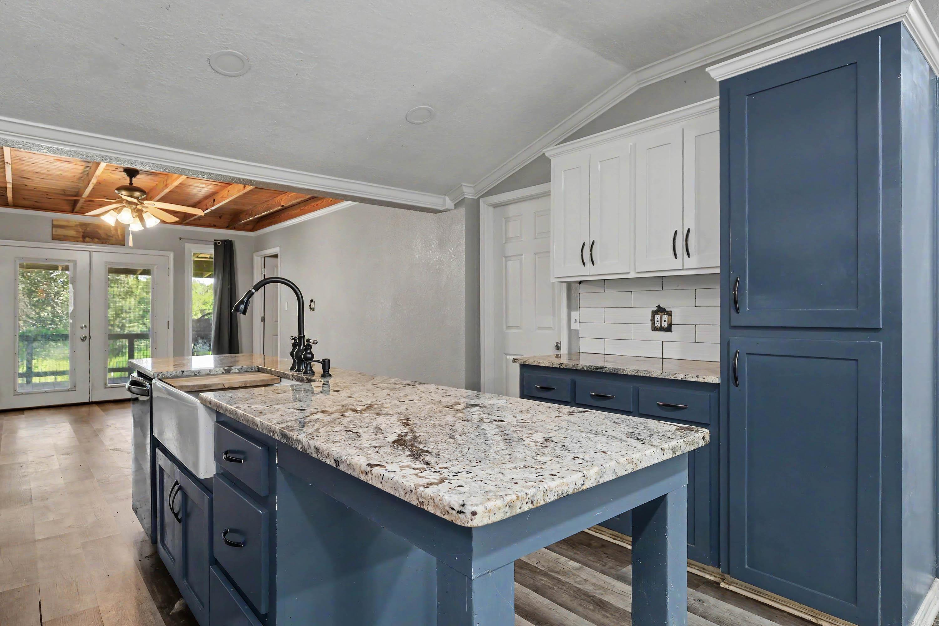2354 Thunderbird Loop Property Photo 11