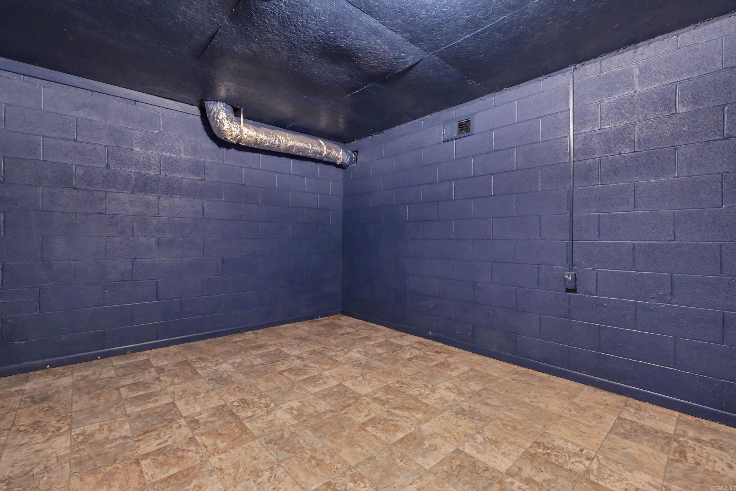 2354 Thunderbird Loop Property Photo 32