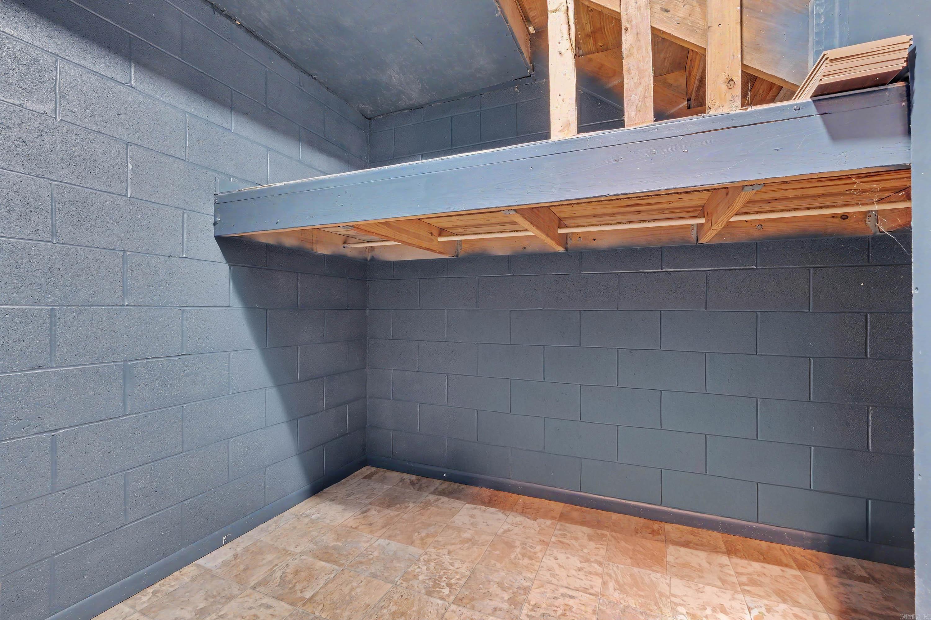 2354 Thunderbird Loop Property Photo 34