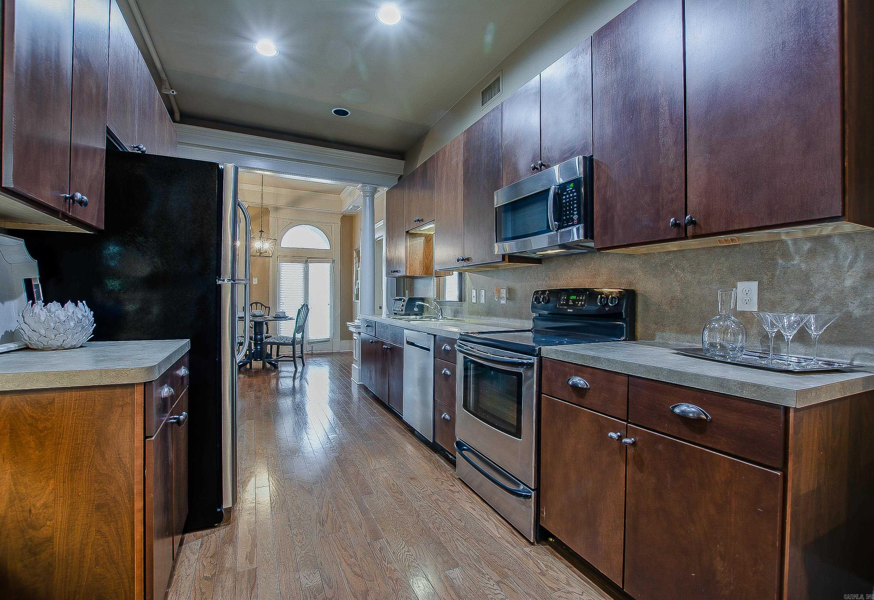 614 Center Street Property Photo 18