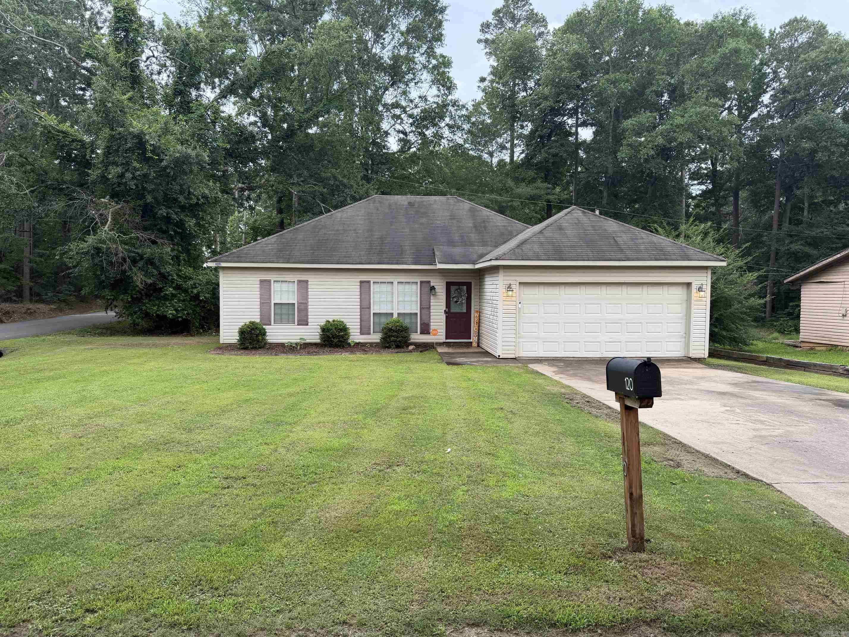 120 Pineview Property Photo 1