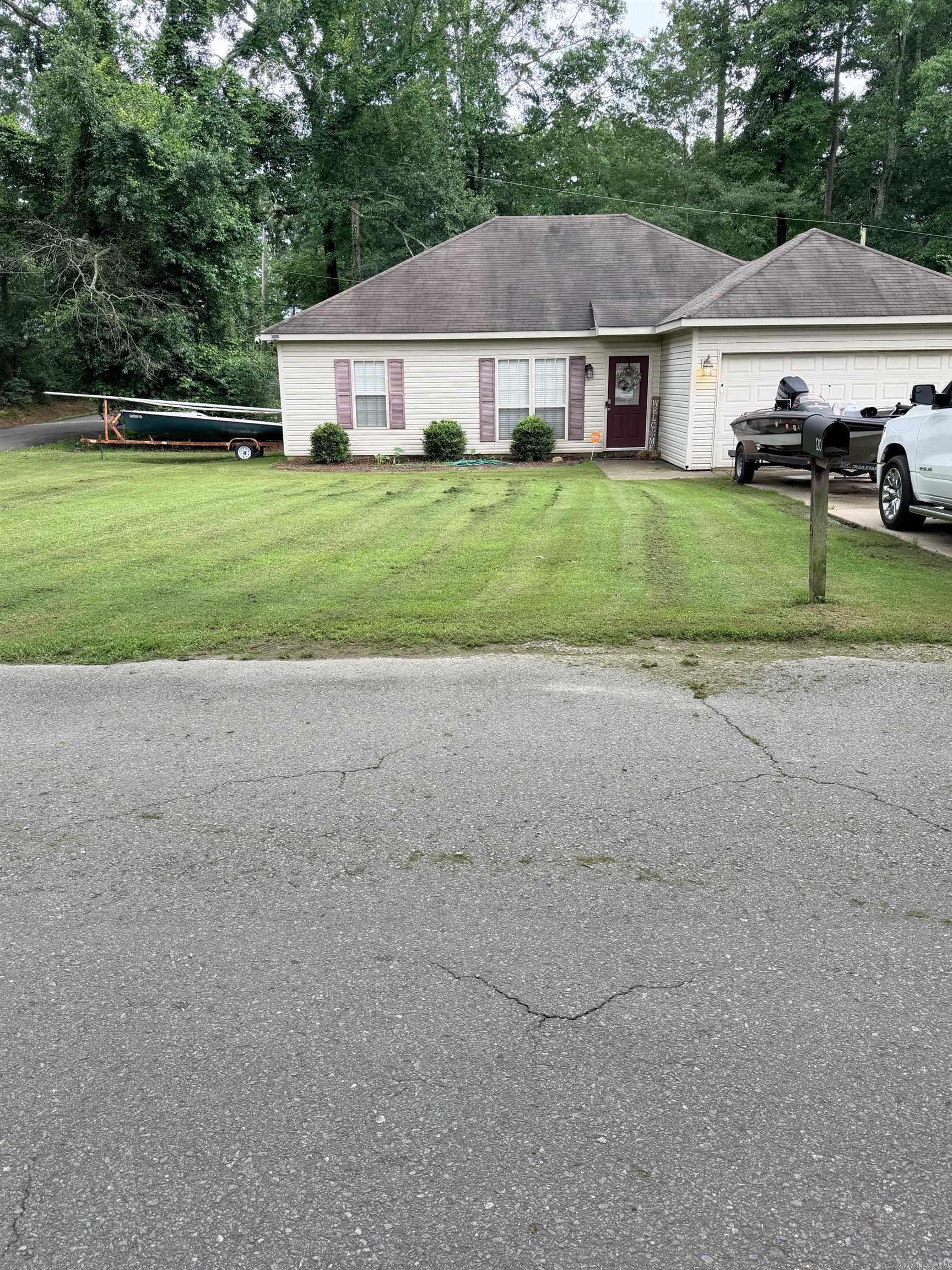 120 Pineview Property Photo 3