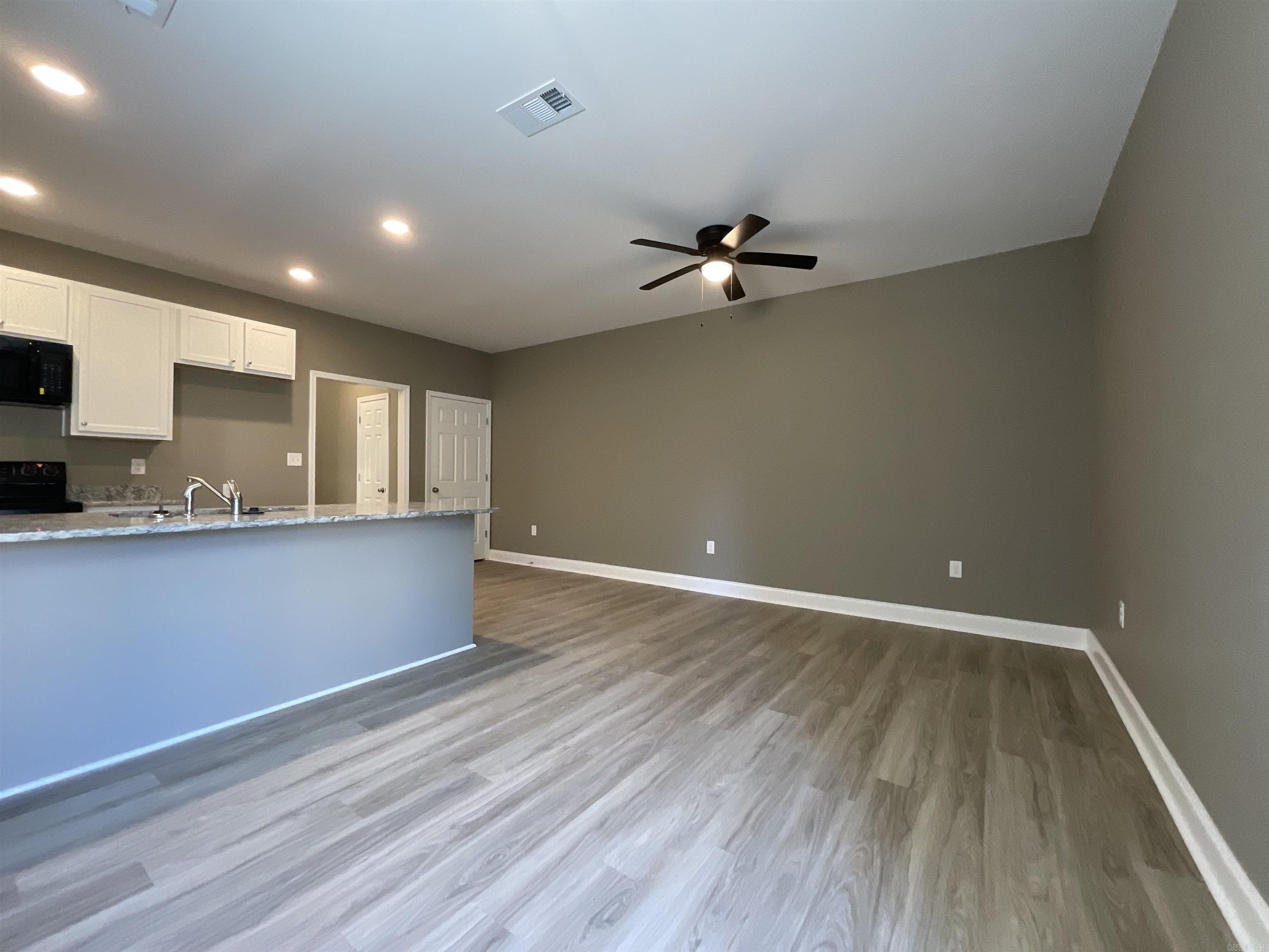 405 & 407 Church Street Property Photo 11