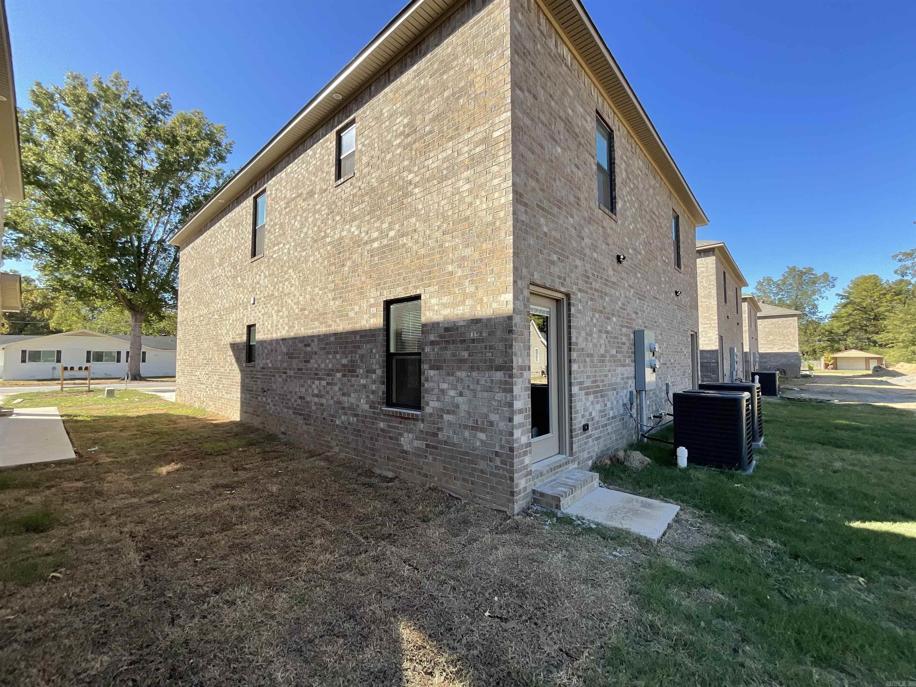 405 & 407 Church Street Property Photo 48