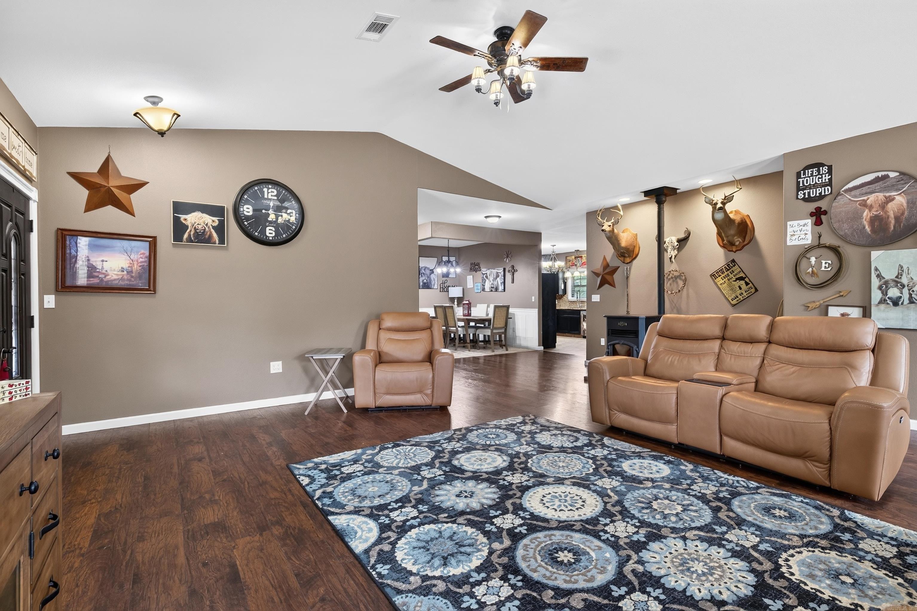 2850 Traskwood Road Property Photo 7