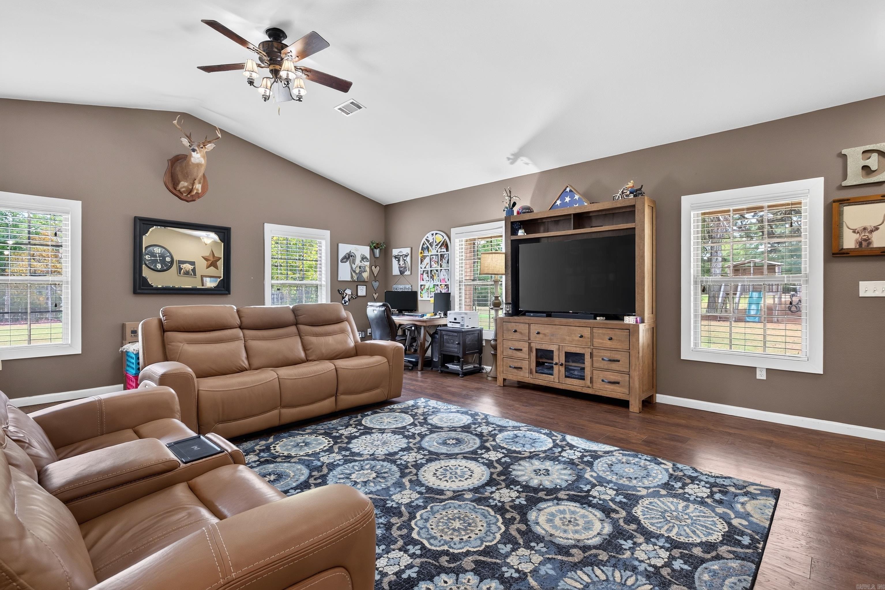 2850 Traskwood Road Property Photo 8