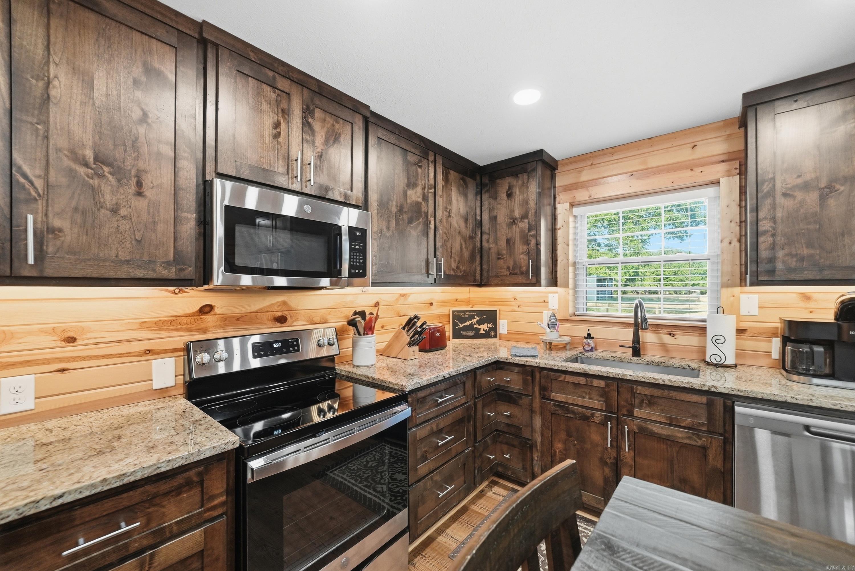75 Stark Ave. Property Photo 14