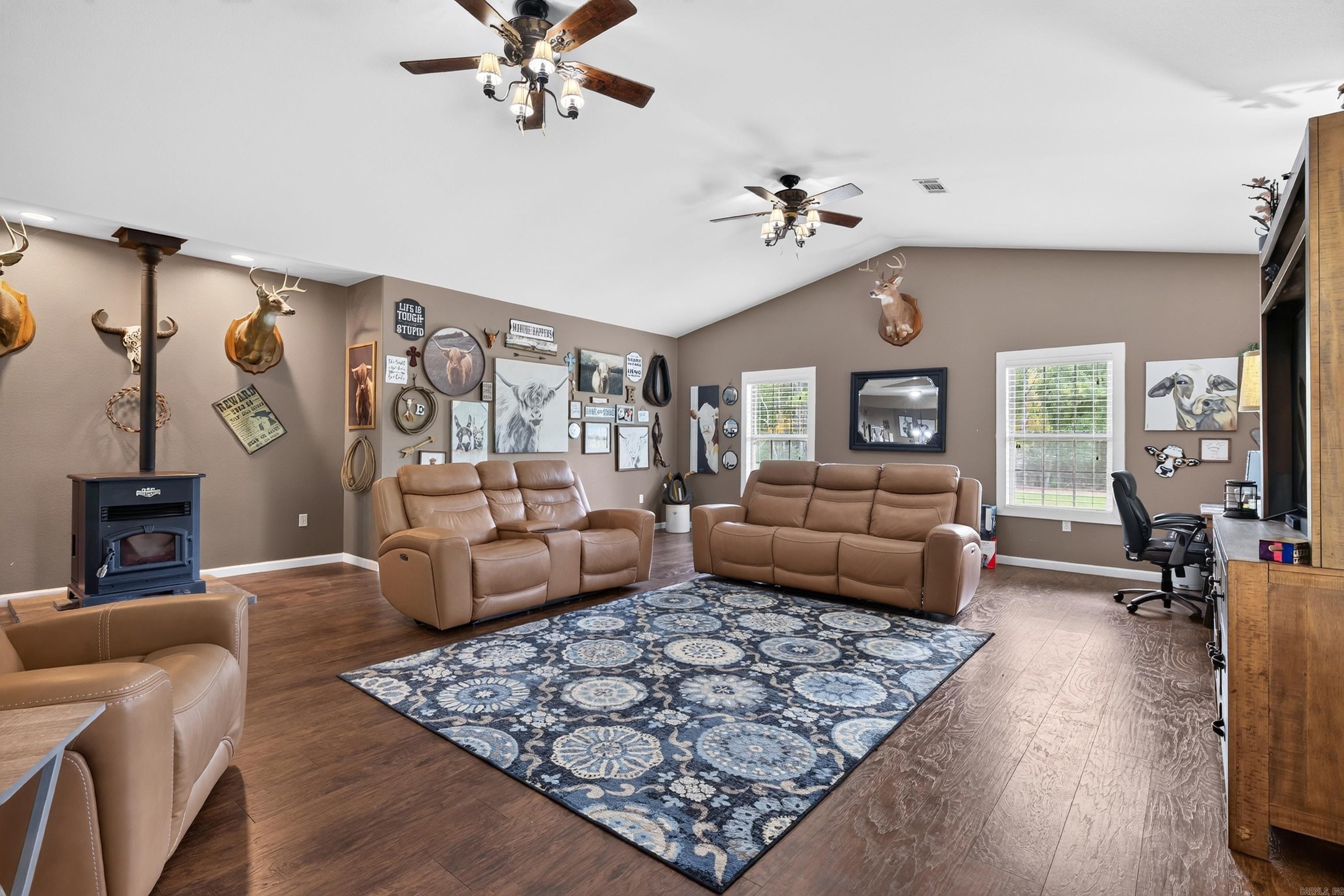 2850 A,b,c Traskwood Road Property Photo 19