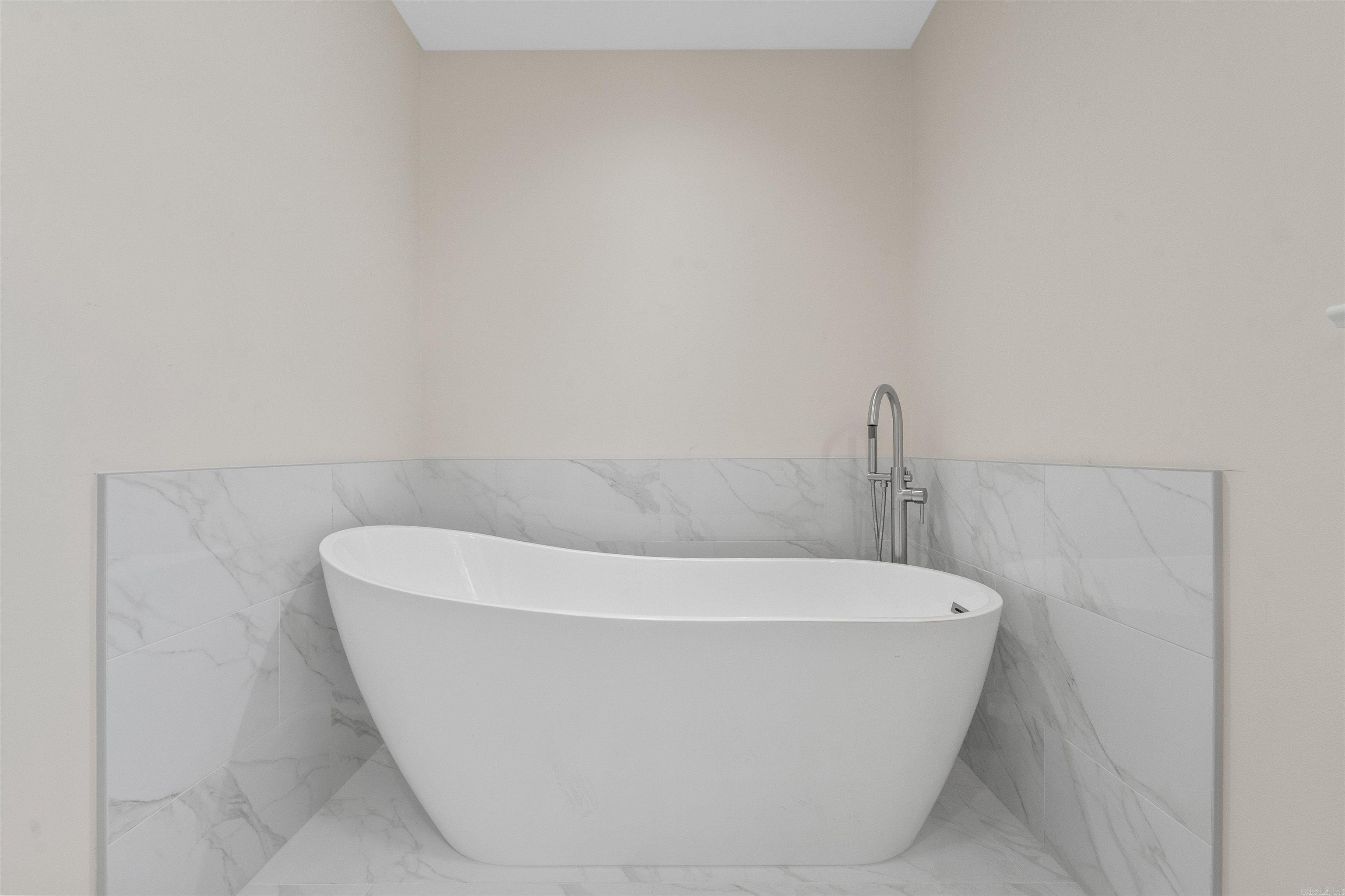186 Pebble Beach Drive Property Photo 25