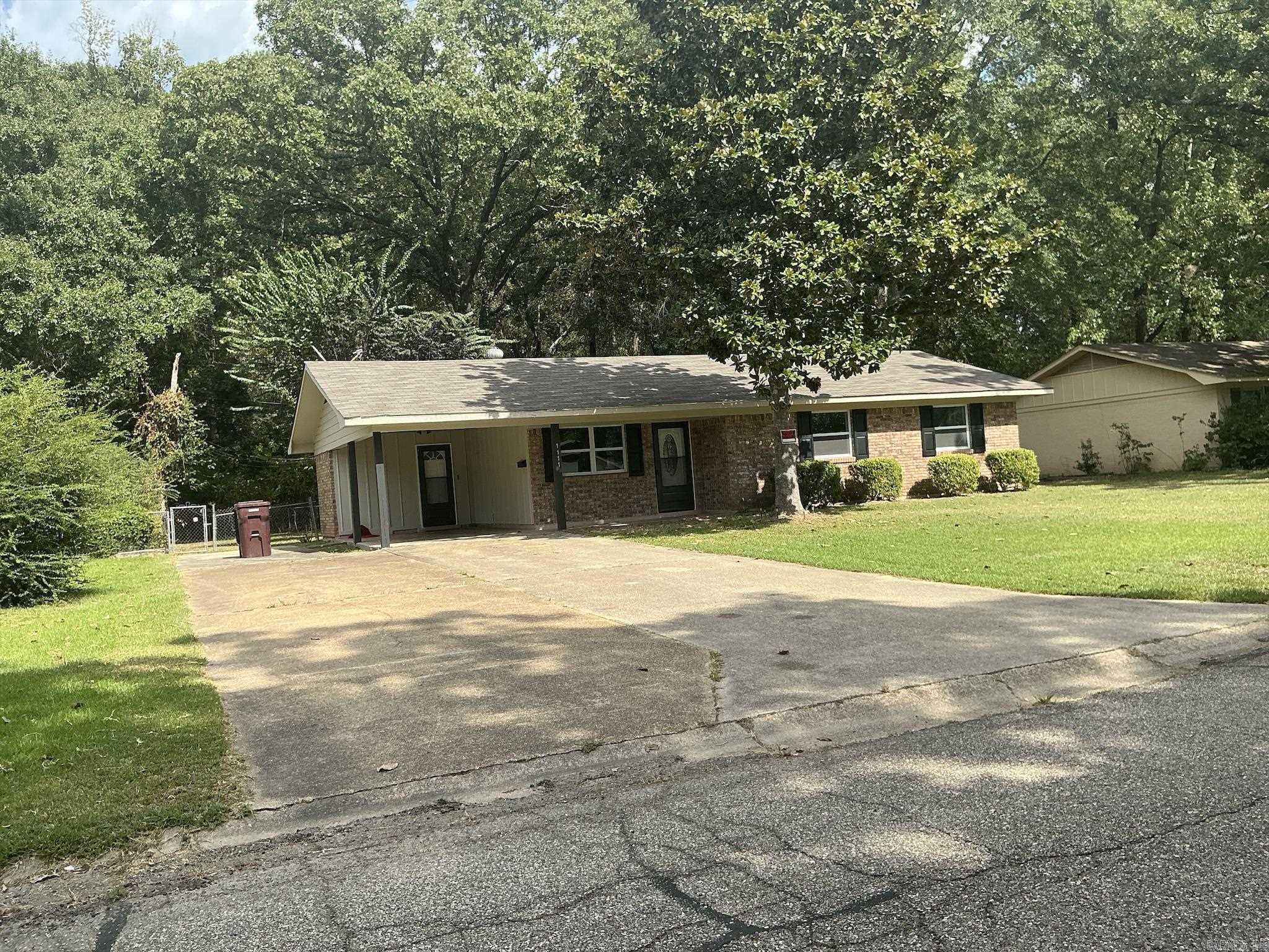1111 Adams Property Photo 3