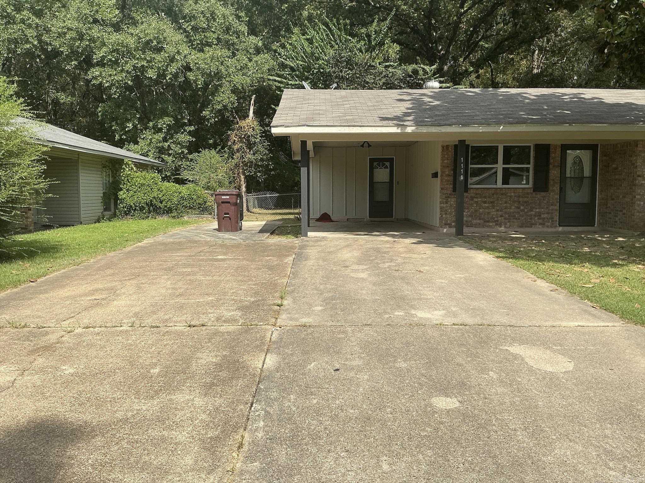 1111 Adams Property Photo 5
