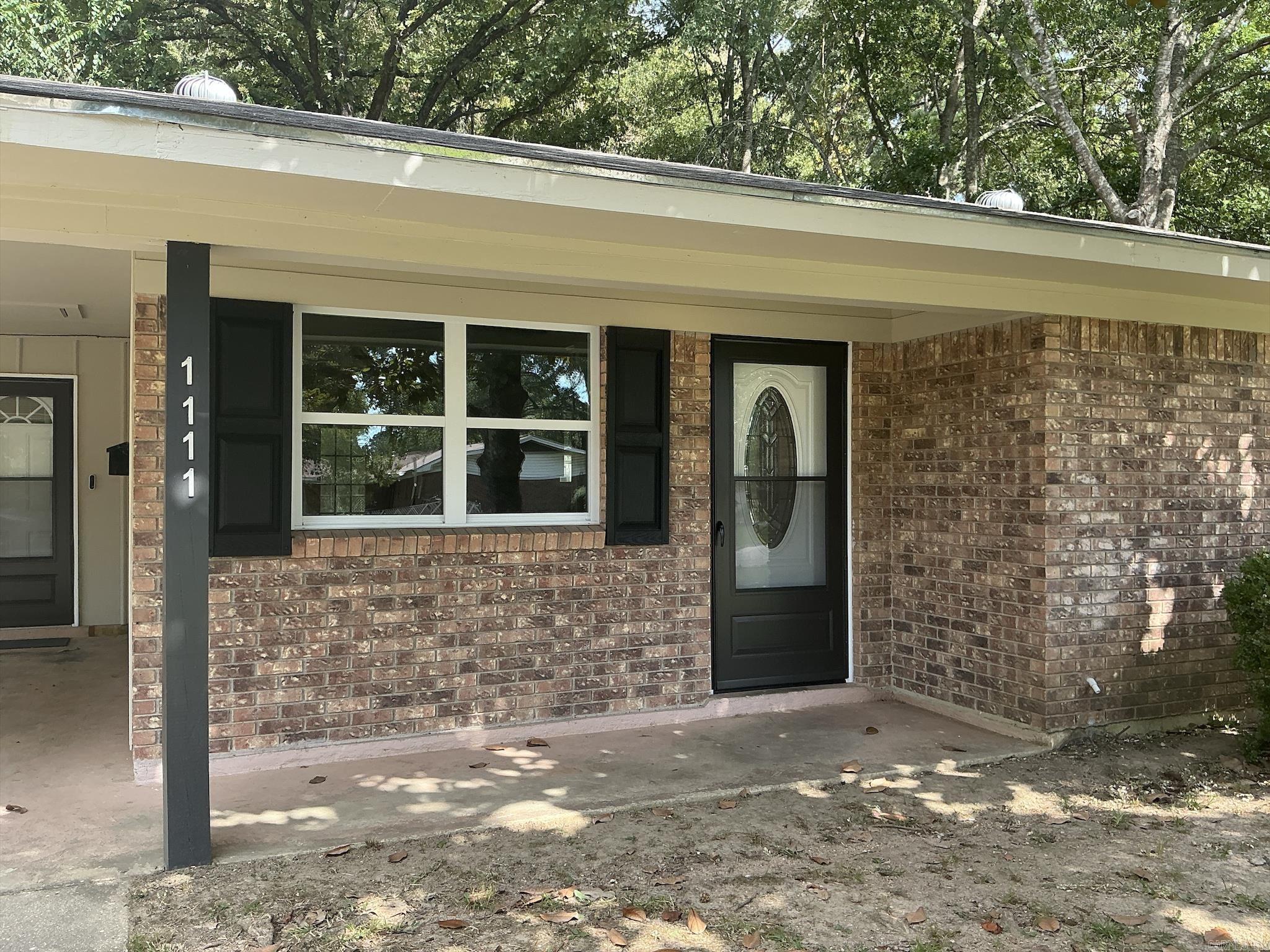 1111 Adams Property Photo 6