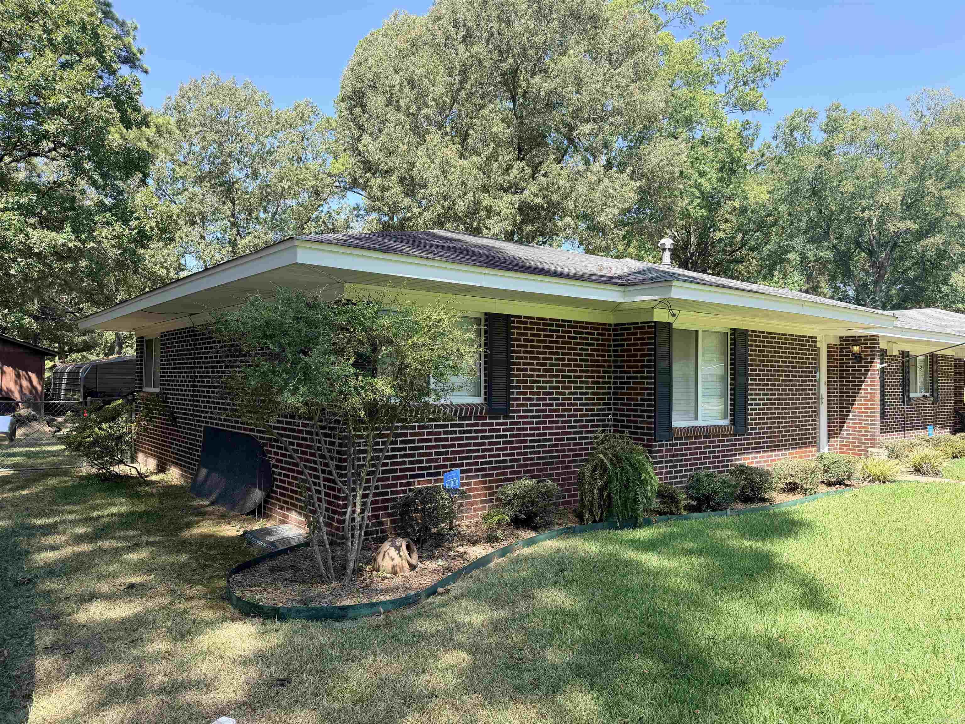 906 Walnut St Property Photo 3