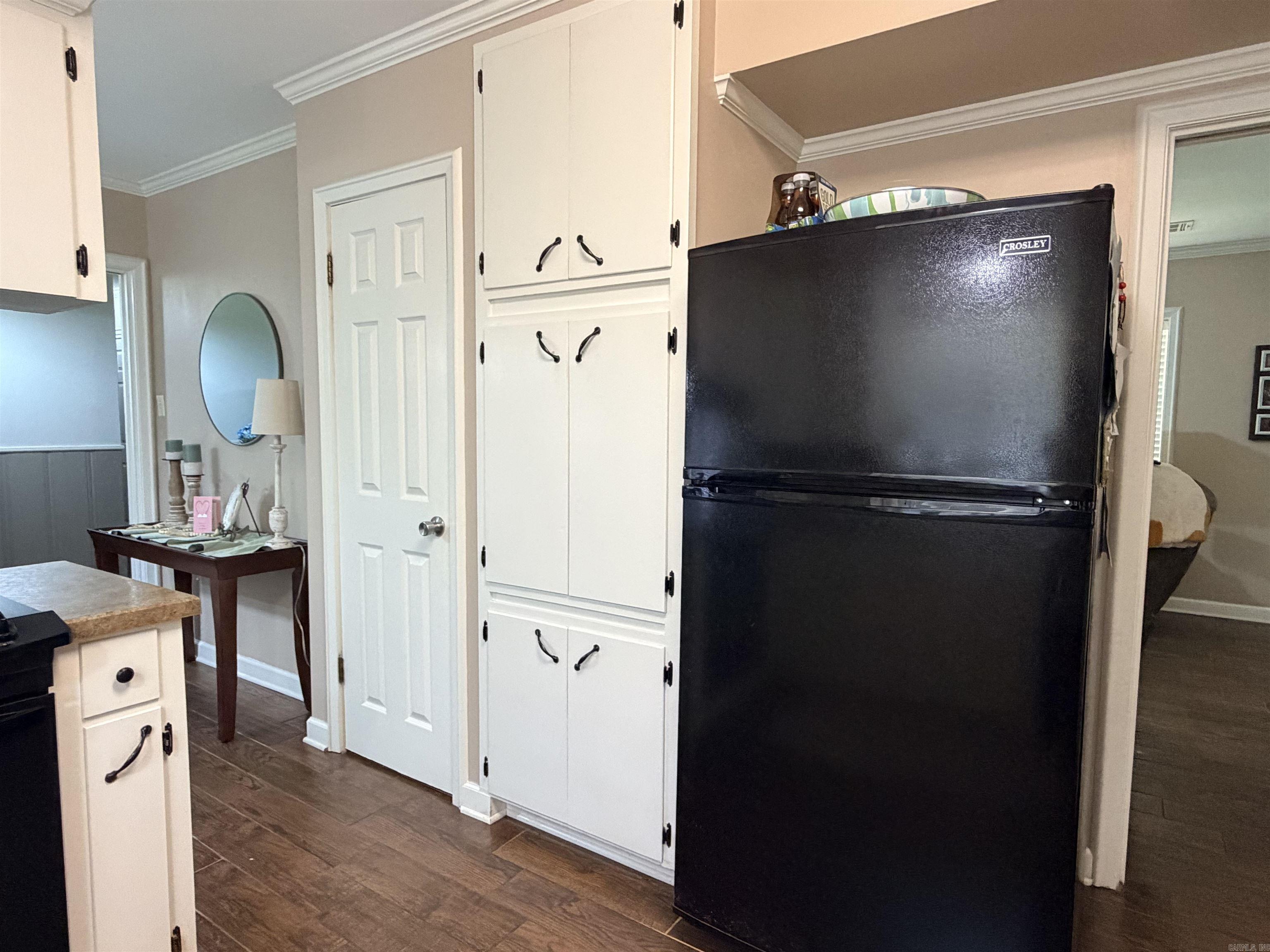906 Walnut St Property Photo 13