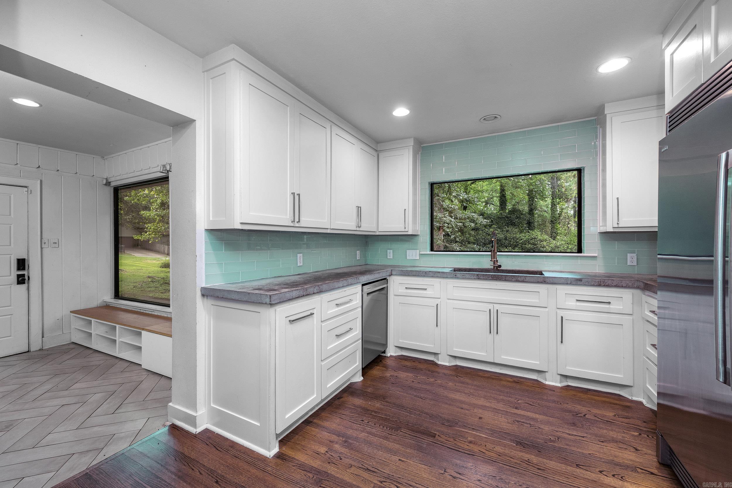 16 Robinwood Drive Property Photo 14