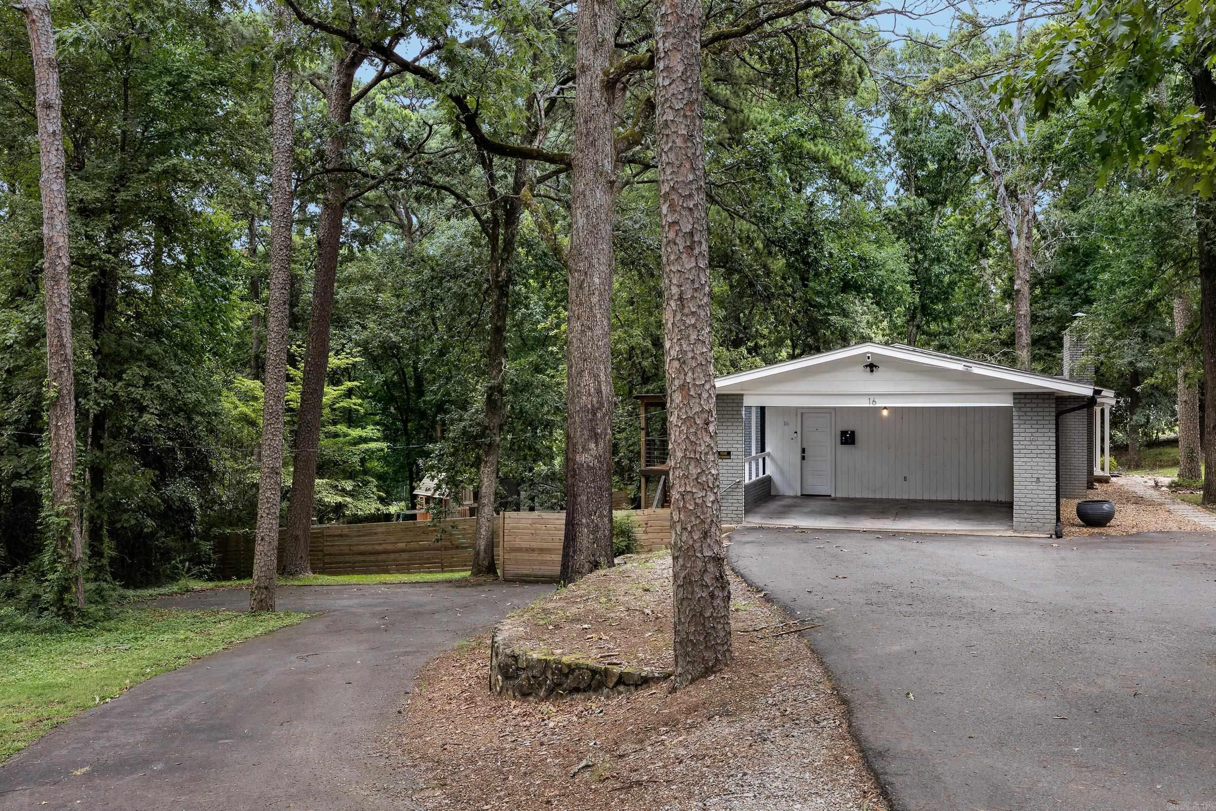 16 Robinwood Drive Property Photo 43
