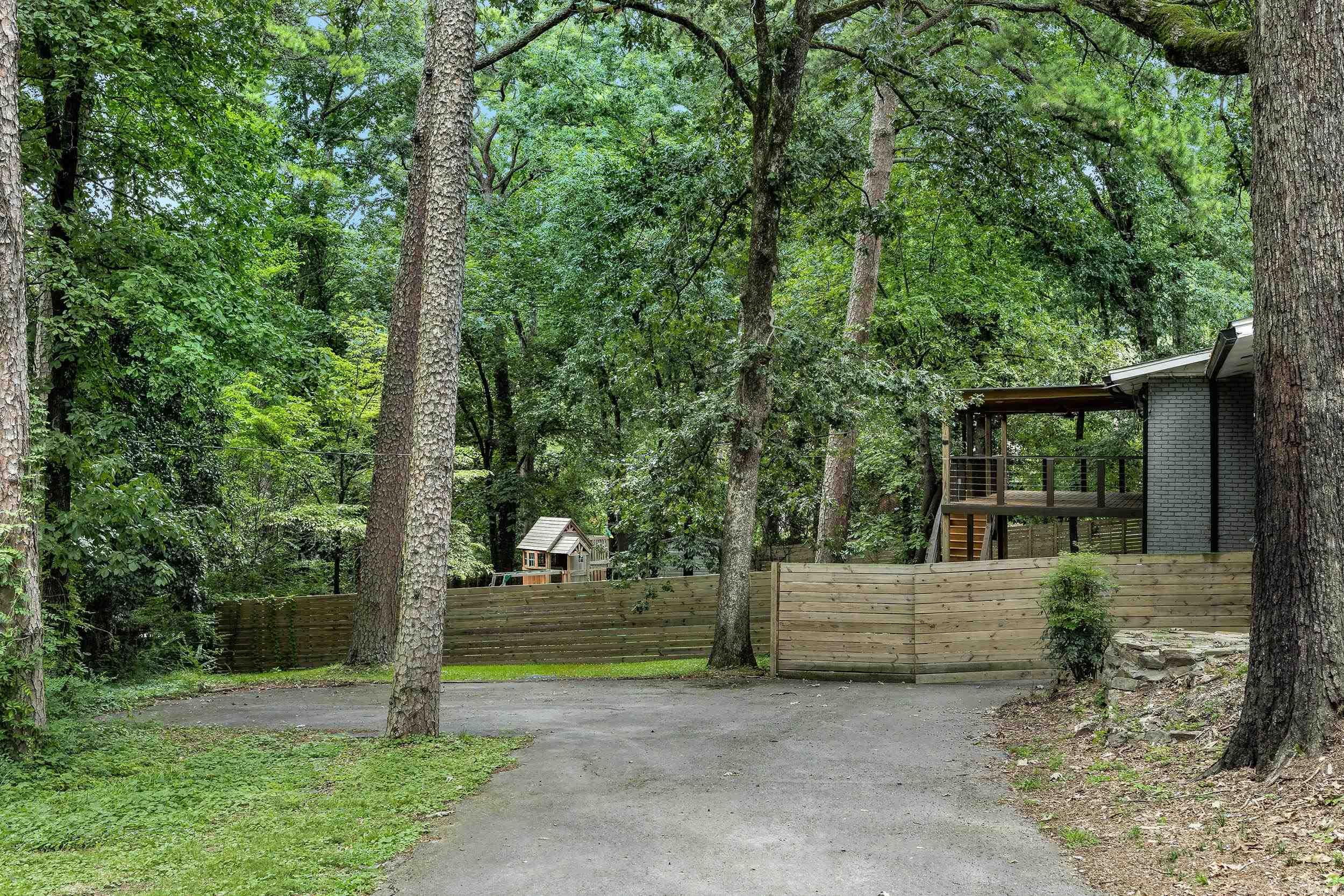 16 Robinwood Drive Property Photo 45
