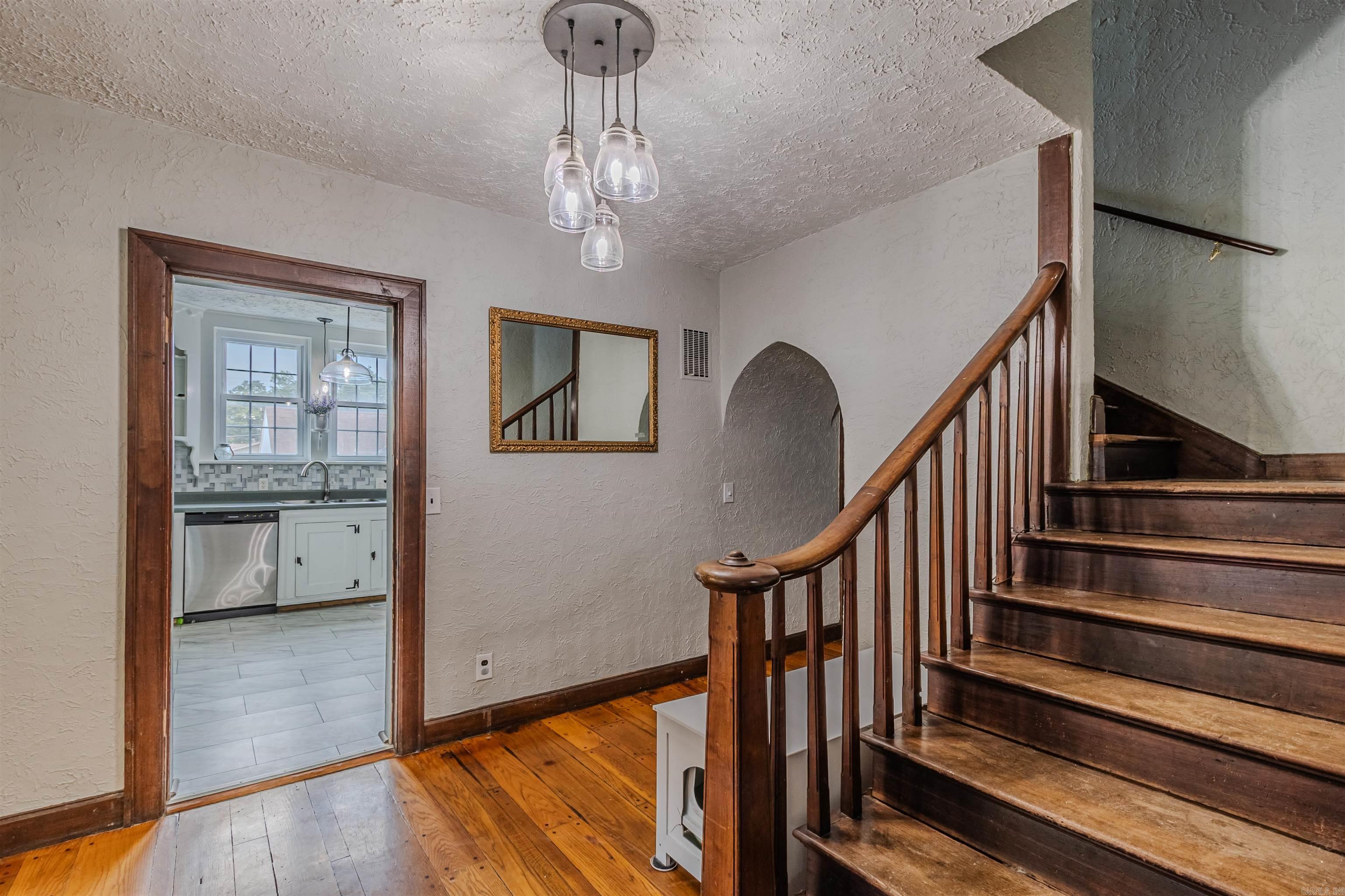 502 W Poplar Street Property Photo 14