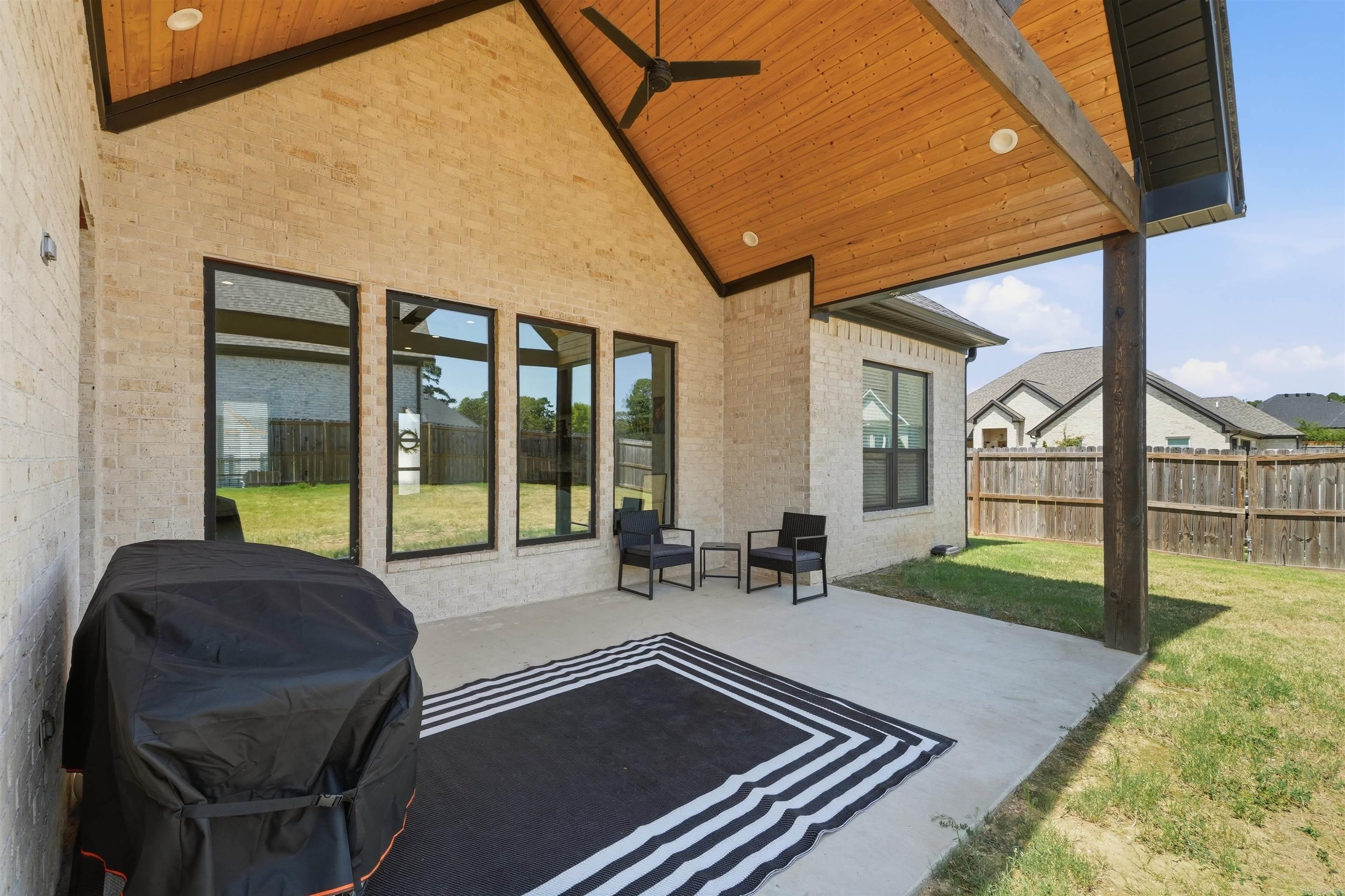 6070 Majestic Waters Drive Property Photo 40